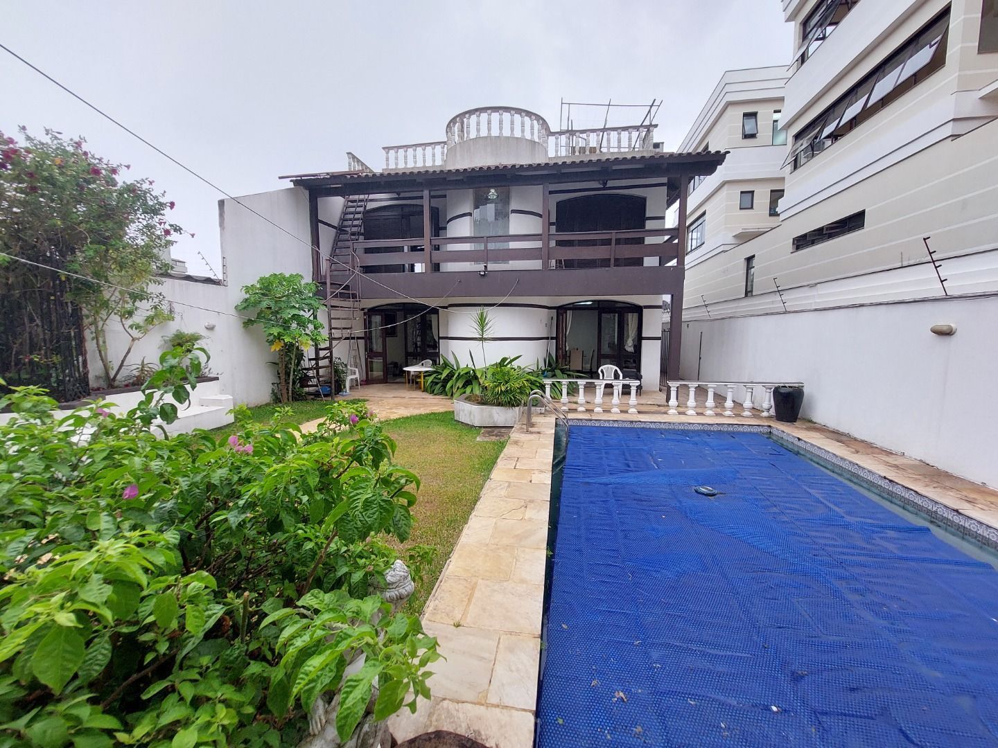 Casa para alugar com 5 quartos, 382m² - Foto 62