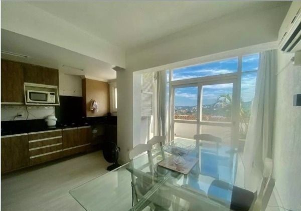 Casa à venda com 3 quartos, 239m² - Foto 5