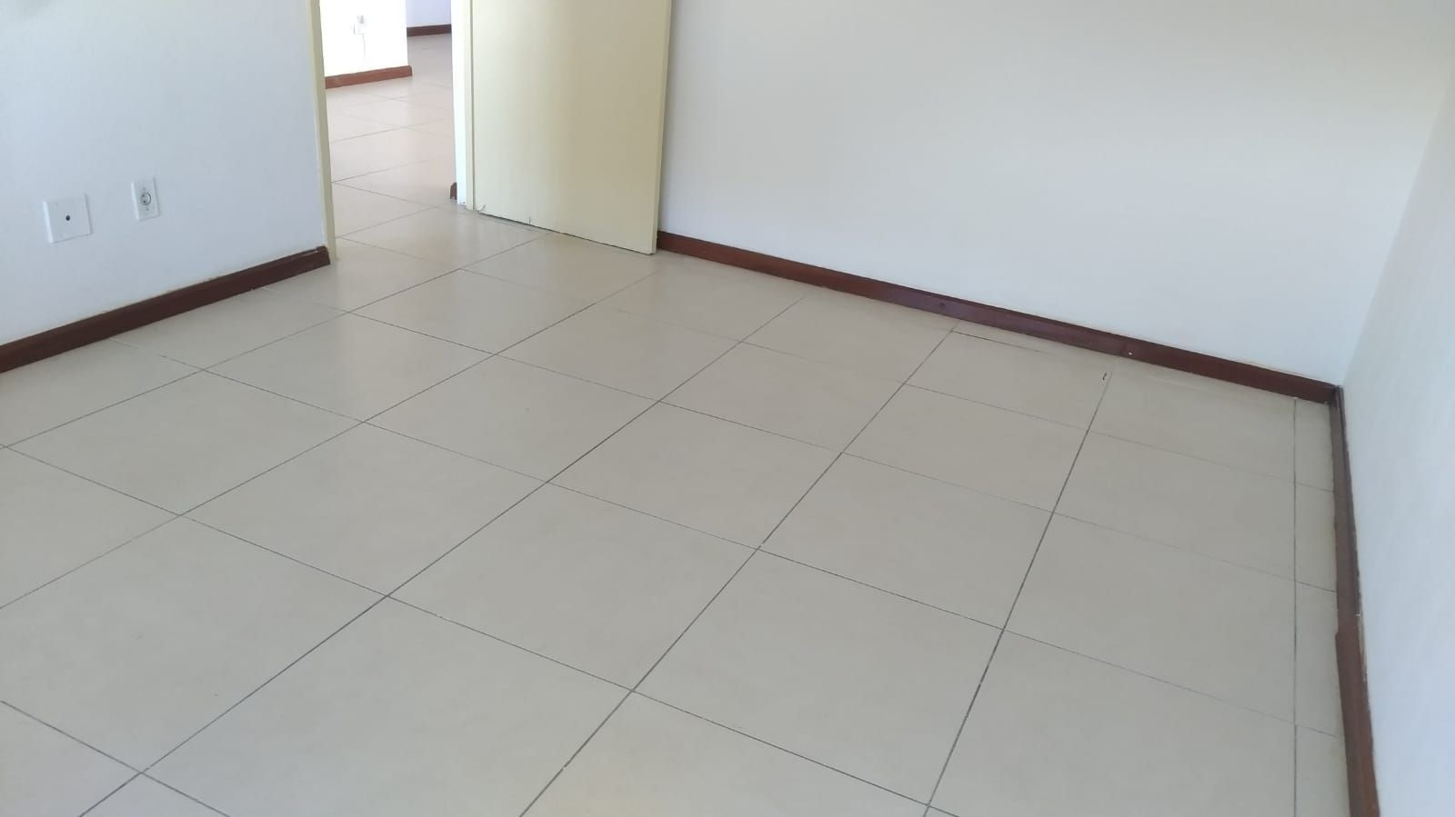 Apartamento à venda com 2 quartos, 75m² - Foto 19