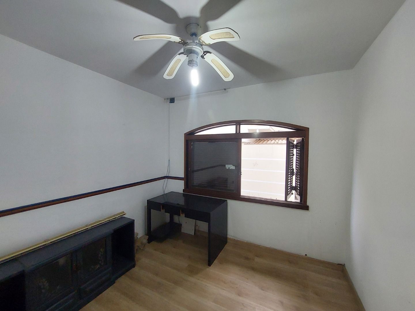 Casa para alugar com 5 quartos, 382m² - Foto 24