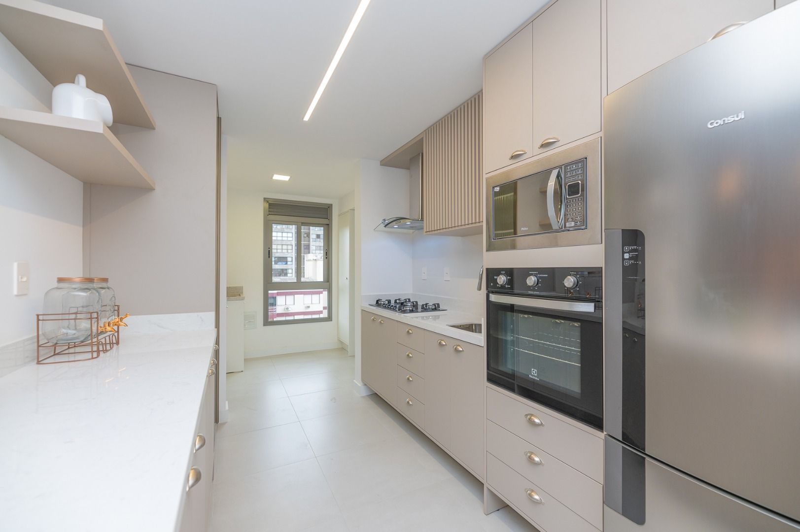 Apartamento à venda com 3 quartos, 149m² - Foto 9