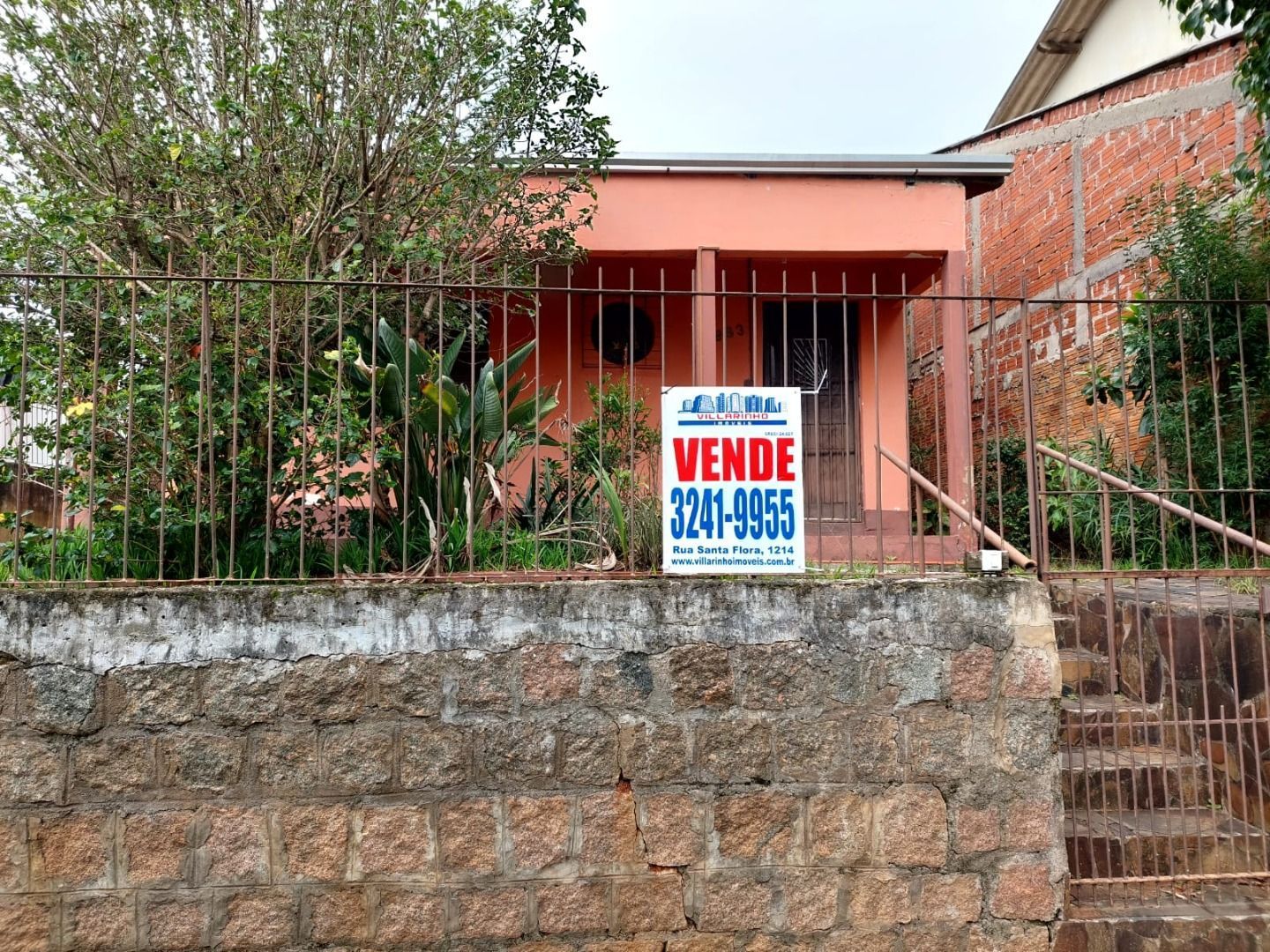 Casa à venda com 2 quartos, 100m² - Foto 1