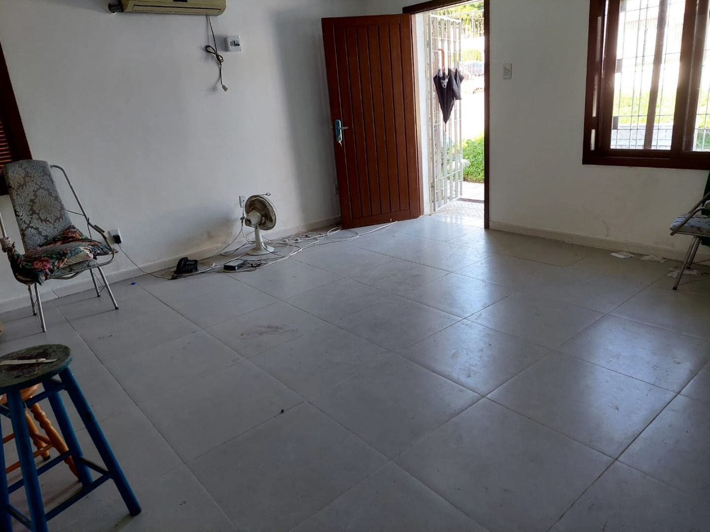 Casa à venda com 3 quartos, 241m² - Foto 4