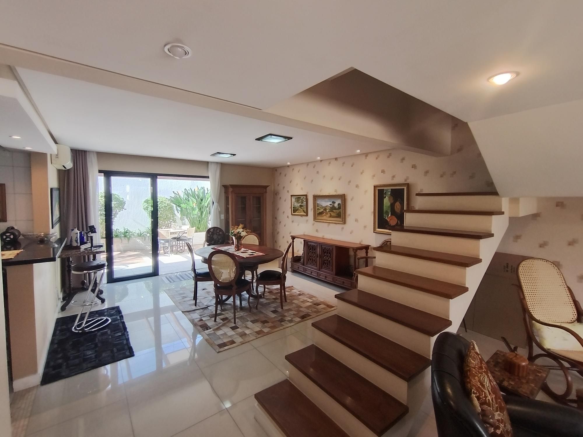 Casa, 3 quartos, 241 m² - Foto 4