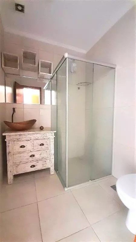 Casa para alugar com 3 quartos, 181m² - Foto 14