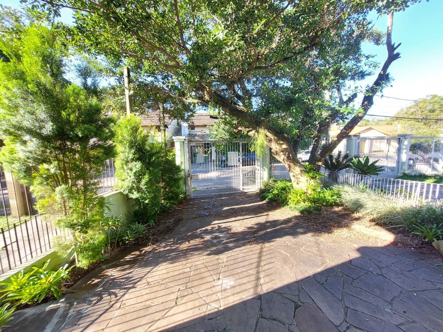 Casa para alugar com 3 quartos, 210m² - Foto 49