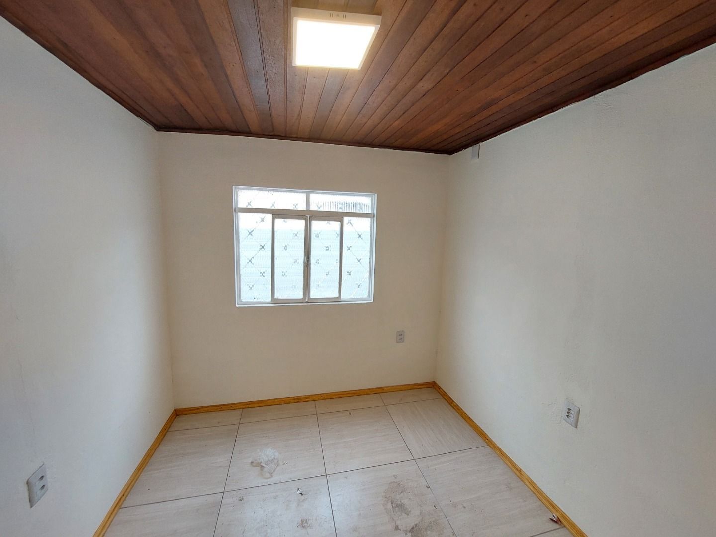 Casa à venda e aluguel com 3 quartos, 93m² - Foto 4
