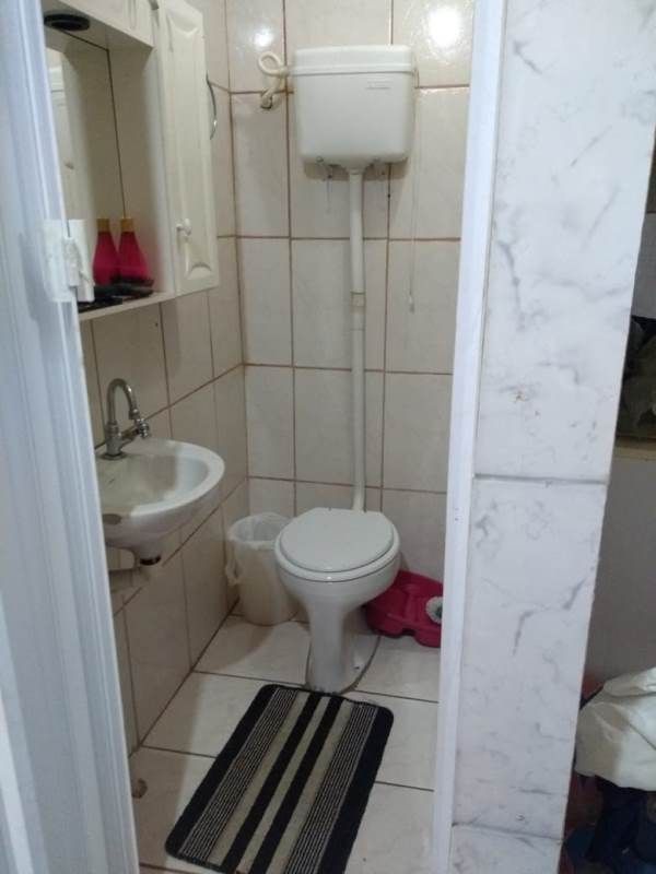 Casa à venda com 2 quartos, 70m² - Foto 7