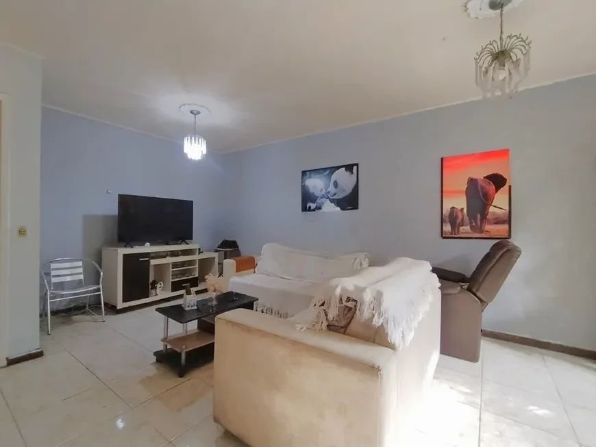 Casa para alugar com 4 quartos, 189m² - Foto 4