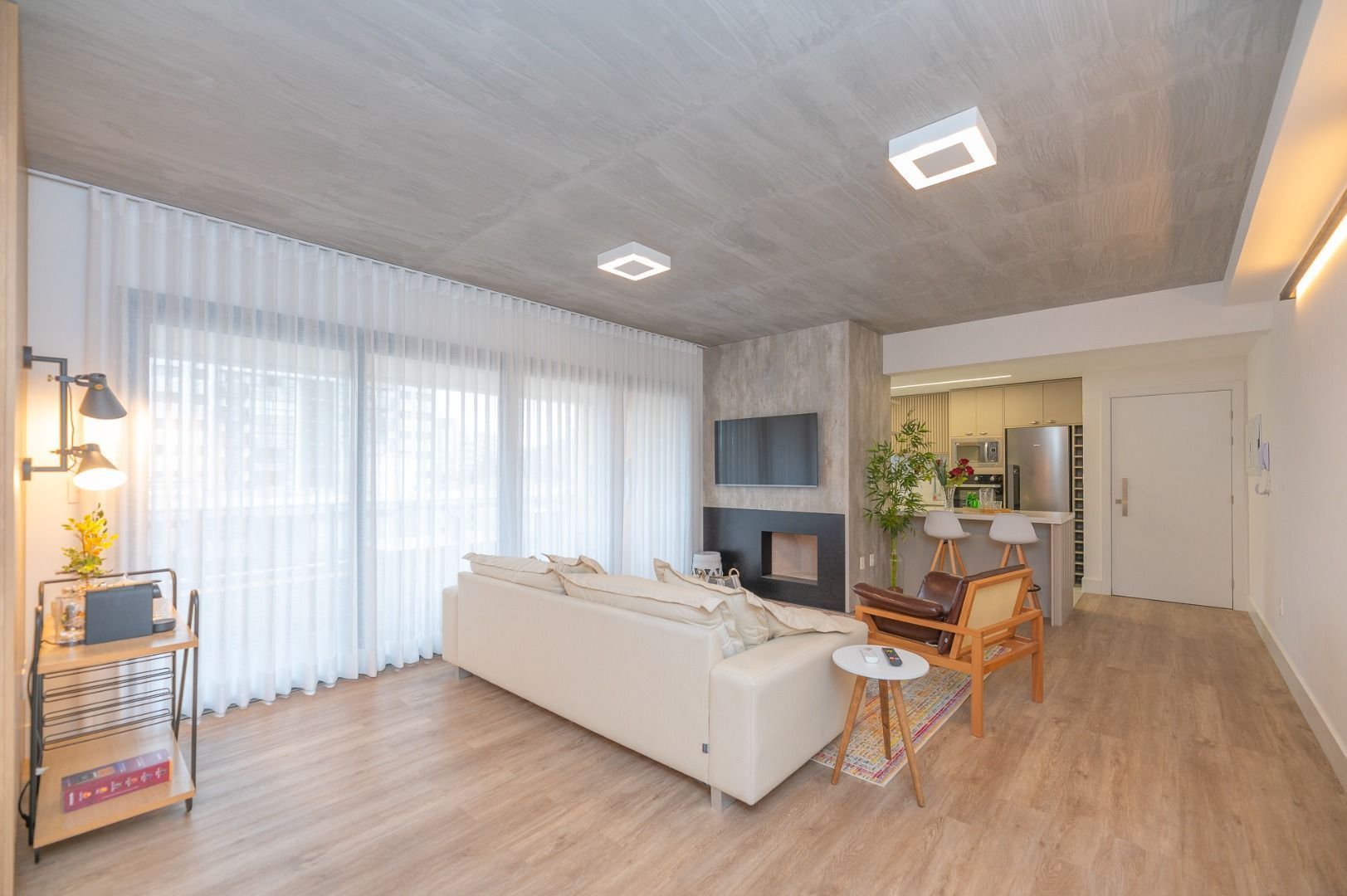 Apartamento à venda com 3 quartos, 149m² - Foto 2
