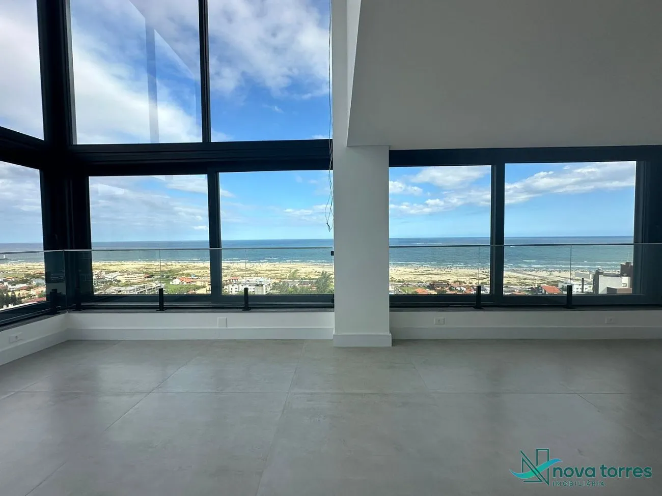 Apartamento com 3 suítes na Praia Grande em Torres-RS