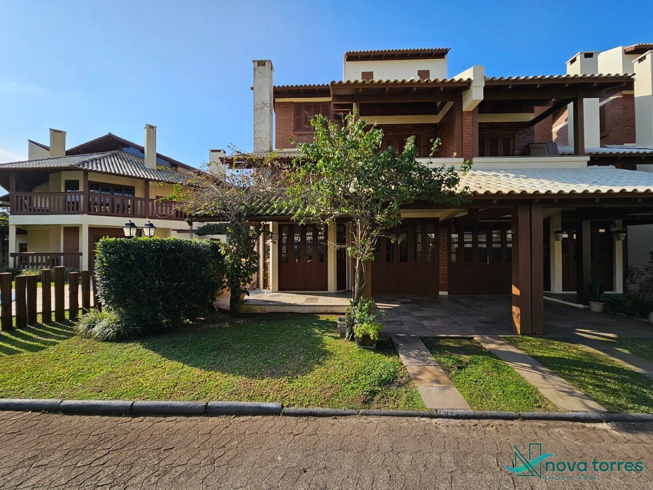 Casa com 4 dormitórios no Plaza Guarita em Torres-RS