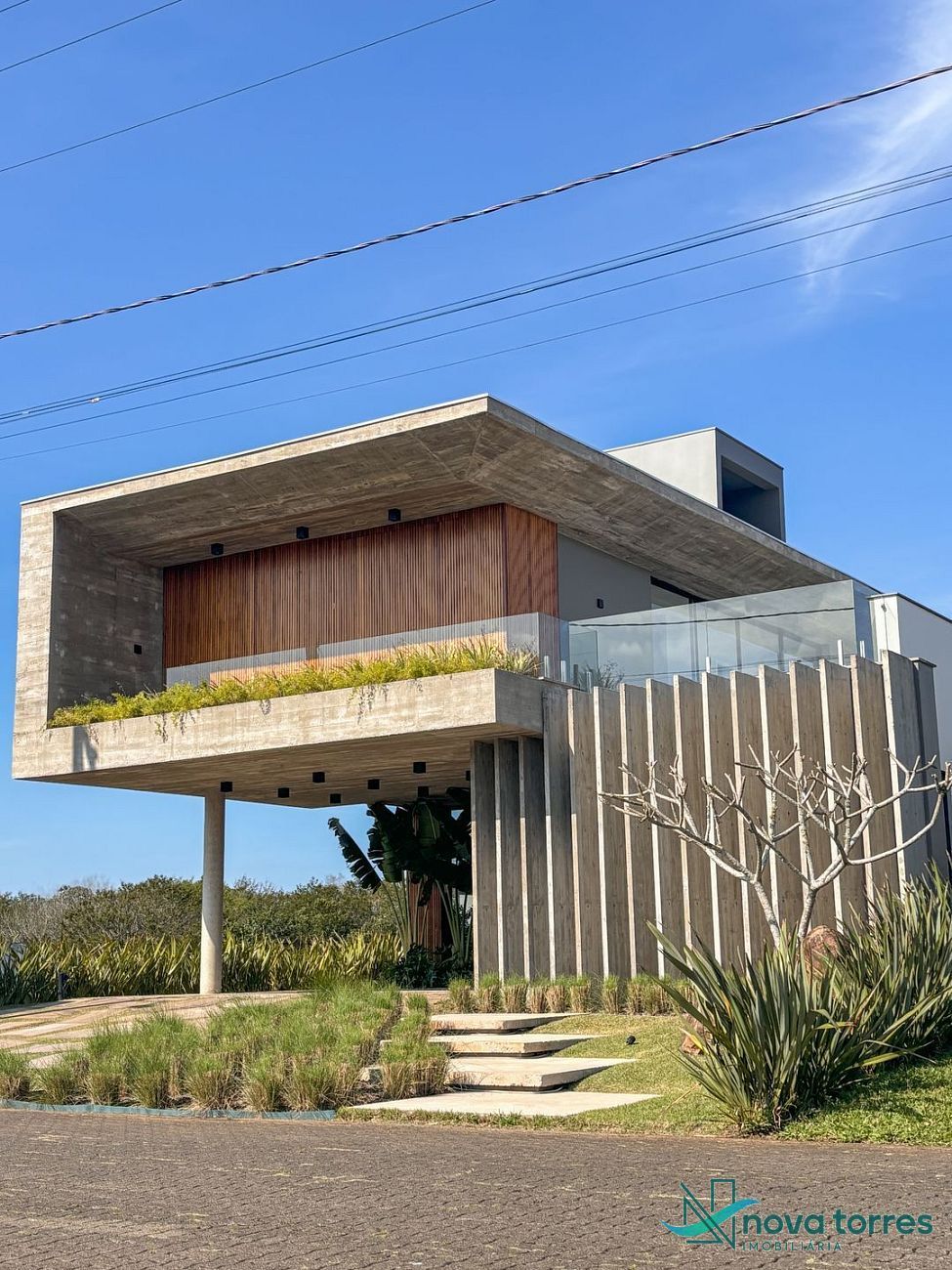 Casa de Alto Padrão com Vista para Lago no Reserva das Águas