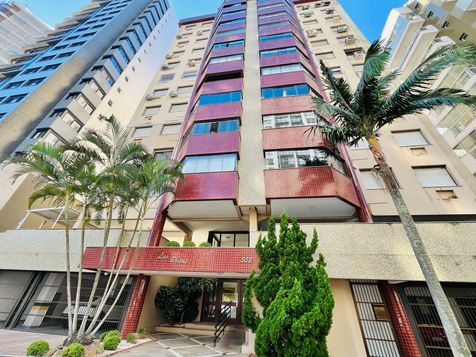 Apartamento mobiliado próximo as Quatro Praças.