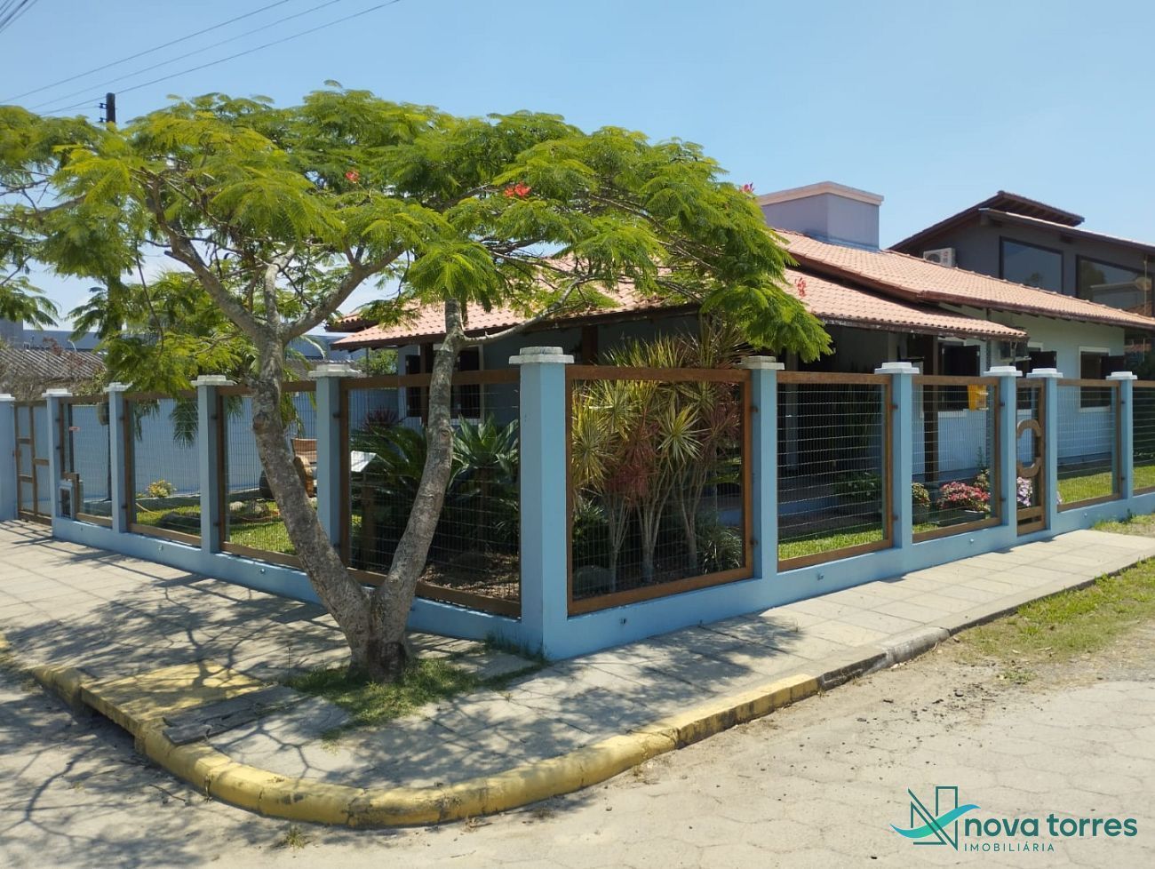 Casa com 3 dormitórios no Centro de Passo de Torres
