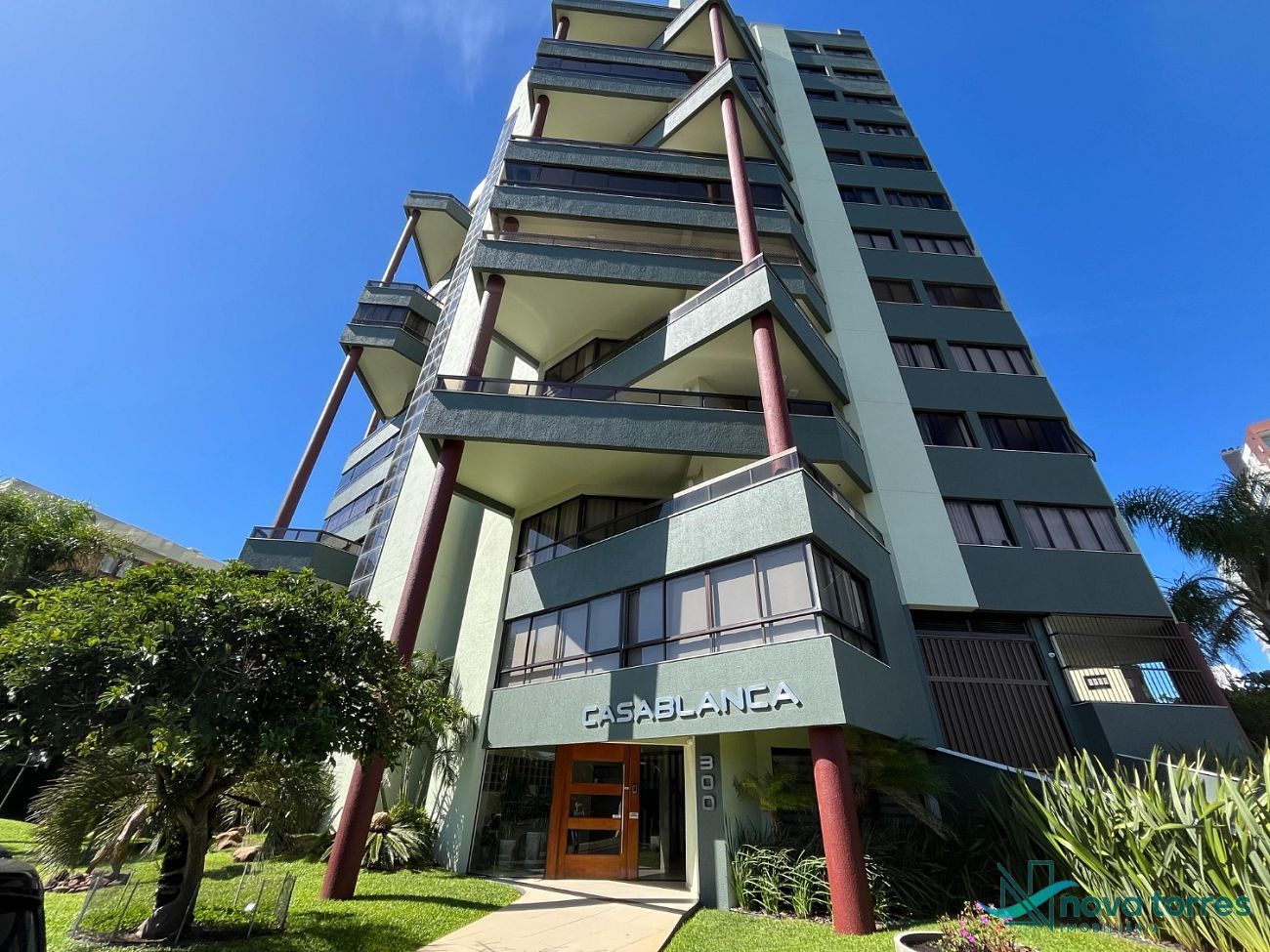 Apartamento com 3 dormitórios em localização privilegiada, em Torres-RS