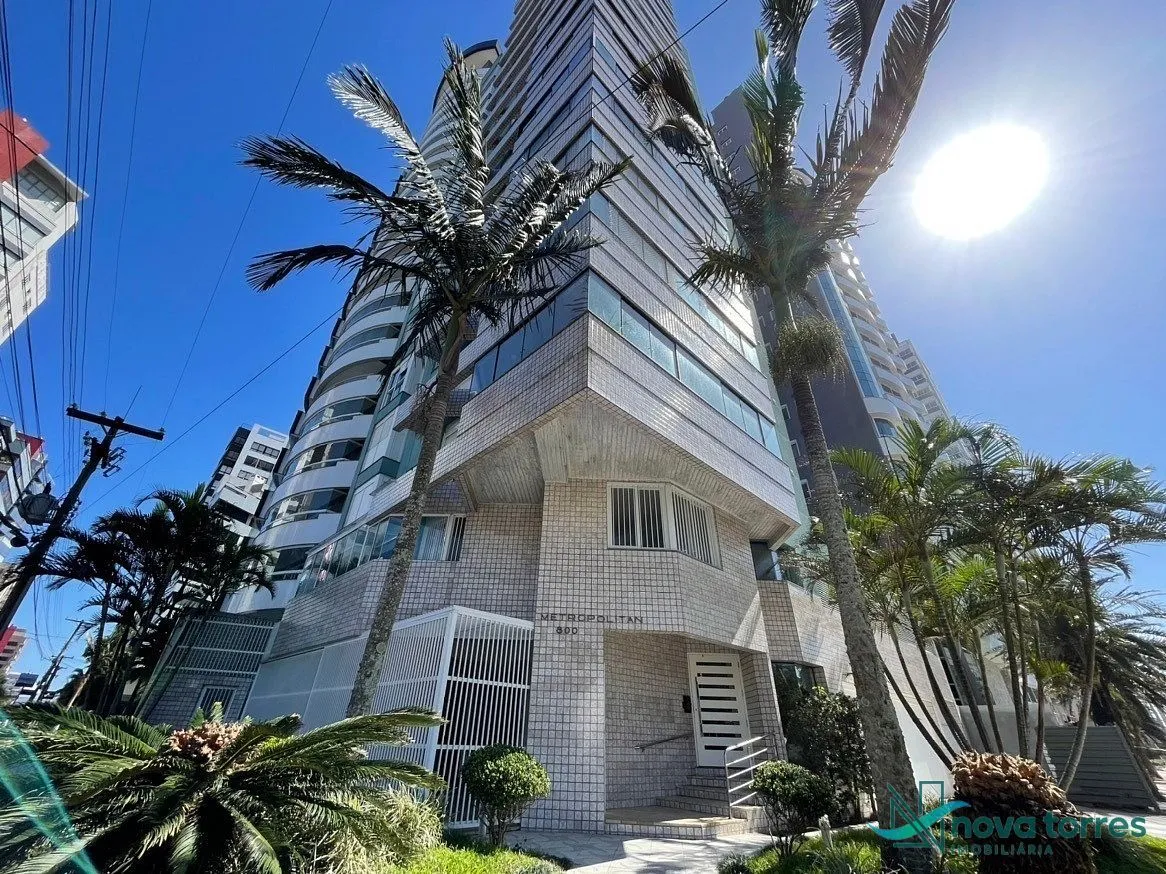 Apartamento com vista para as Quatro Praças e o mar em Torres-RS