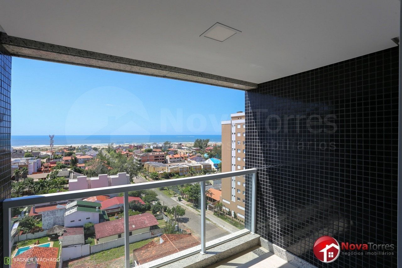 Apartamento com 4 dormitórios no bairro Predial, em Torres-RS