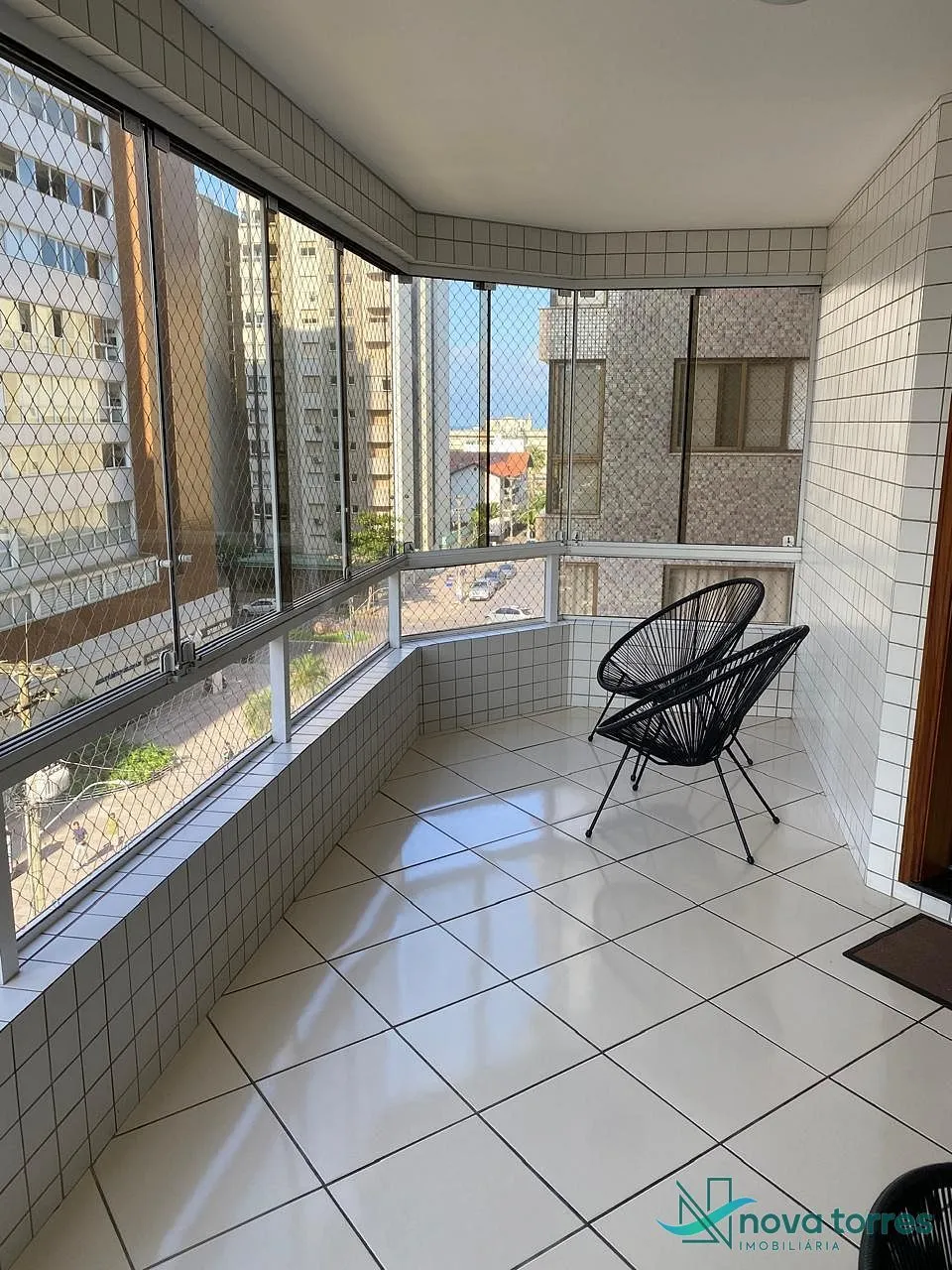 Apartamento mobiliado a 250 metros do mar em Praia Grande
