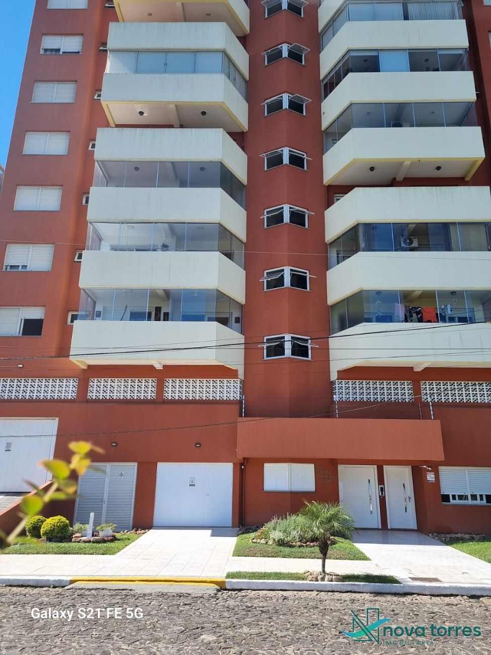 Apartamento com 2 dormitórios no bairro Predial em Torres-RS