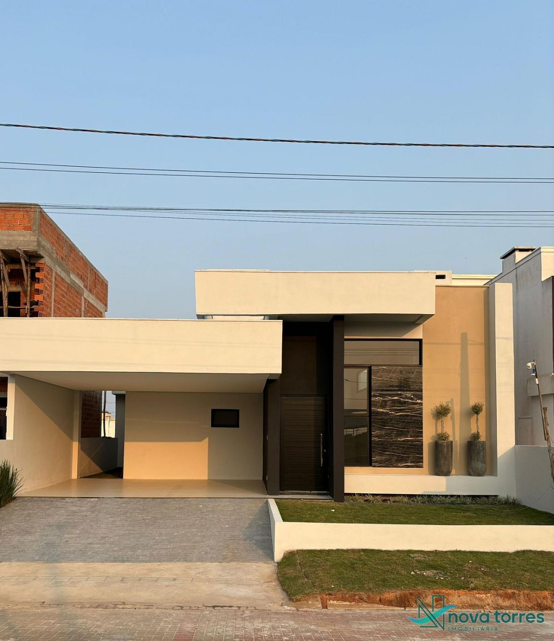Casa com 3 dormitórios no bairro Bosque das Figueiras em Passo de Torres.