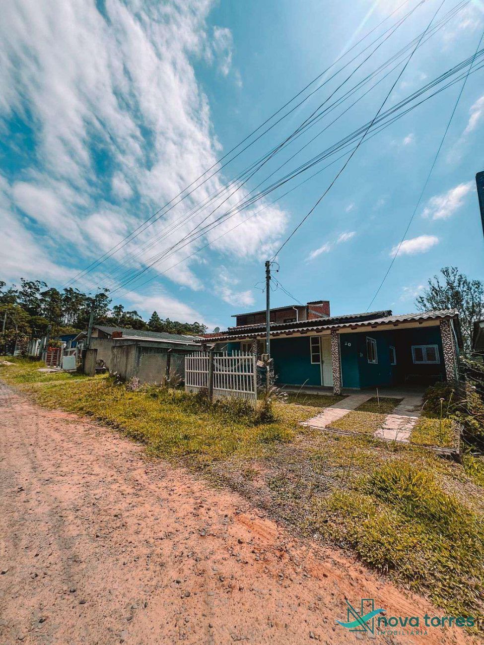 Casa com 2 Dormitórios no Bairro Centenário em Torres