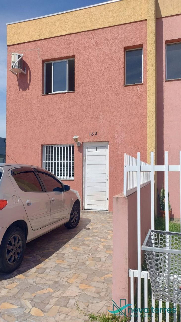 Casa com 2 dormitórios no bairro Novo Passo em Passo de Torres - SC
