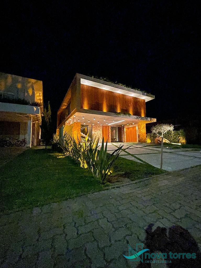 Casa com 4 suítes no condomínio Reserva das Águas, em Torres-RS