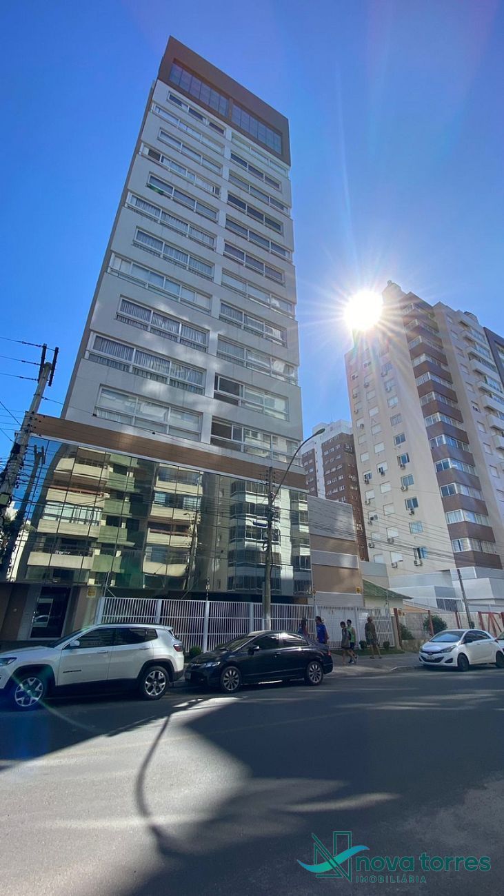 Apartamento com 2 suítes no Centro de Torres-RS