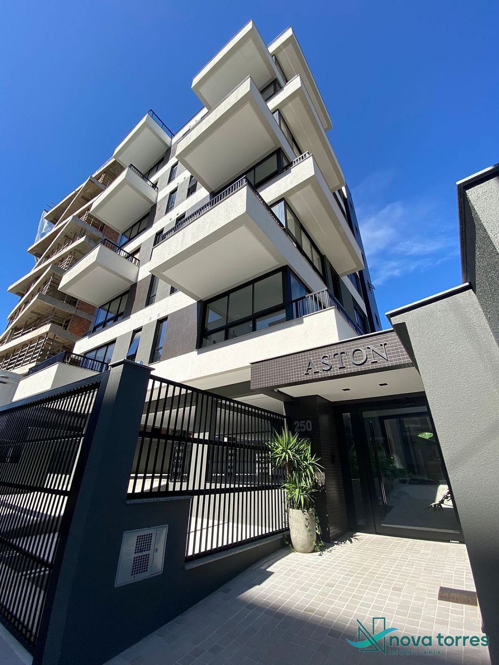 Apartamento com 2 dormitórios na Praia da Cal em Torres-RS
