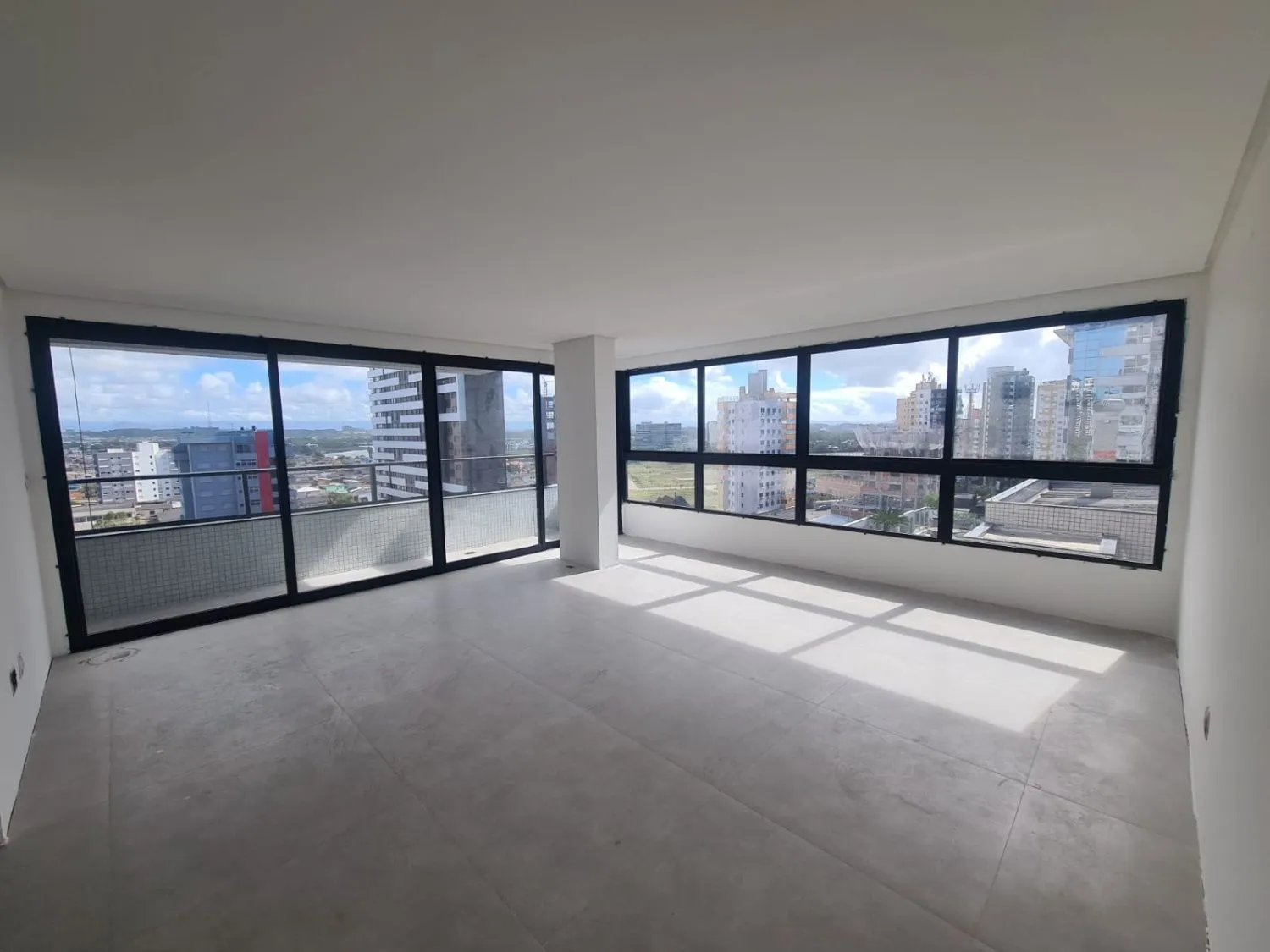 Apartamento com 3 dormitórios na Praia Grande