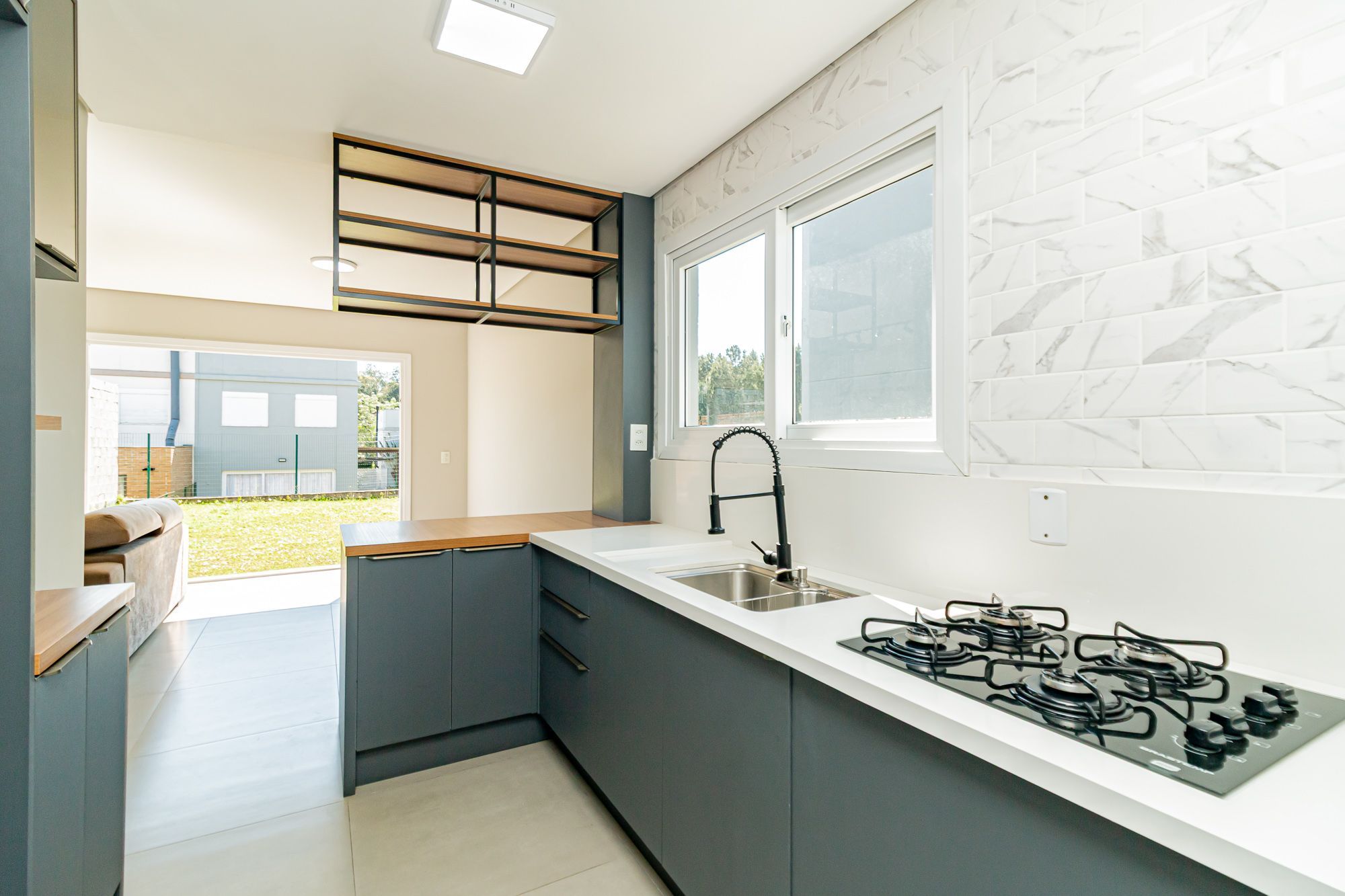 Casa à venda com 3 quartos, 99m² - Foto 13