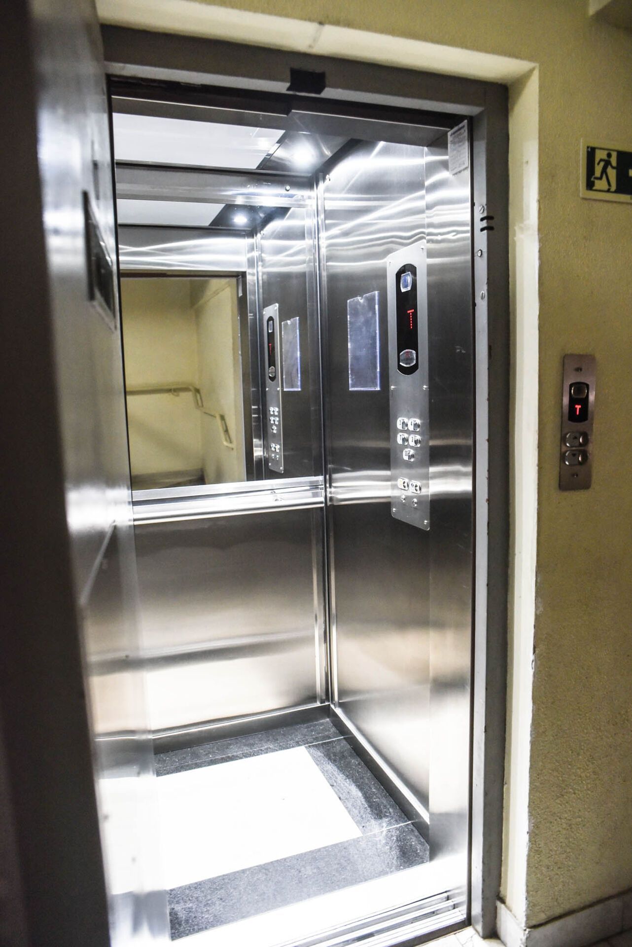 Apartamento à venda com 2 quartos, 68m² - Foto 27