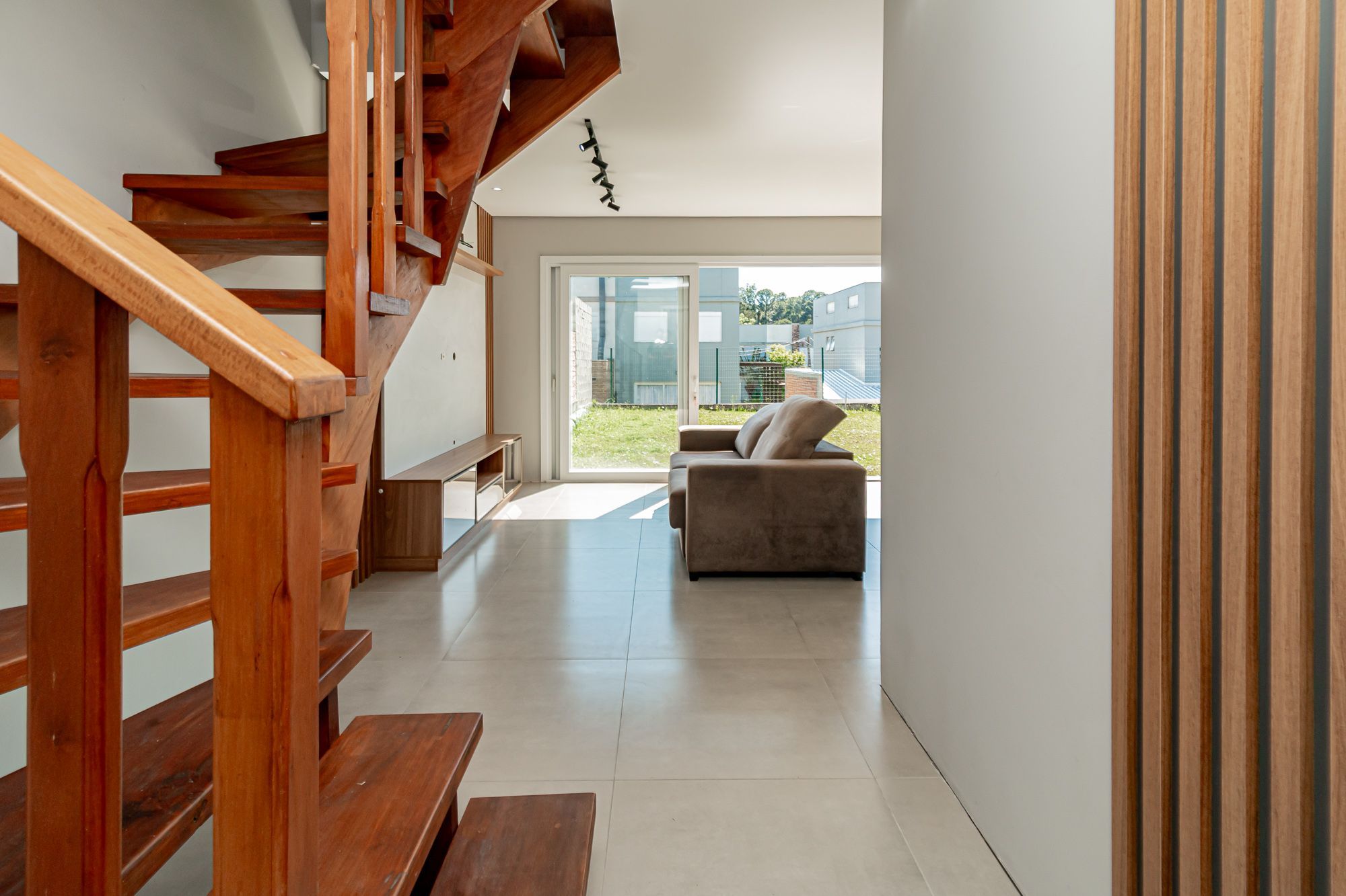 Casa à venda com 3 quartos, 99m² - Foto 9