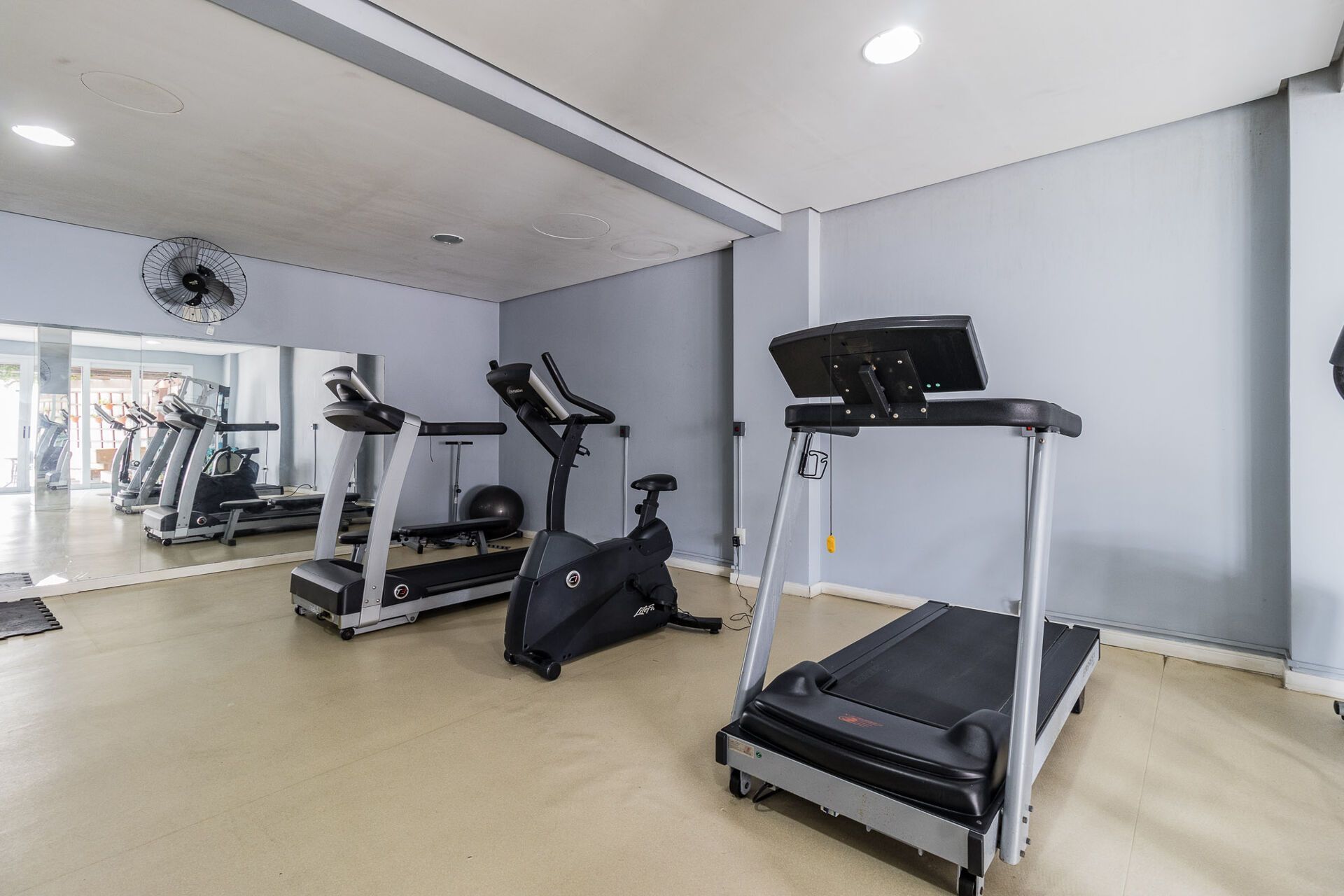 Apartamento à venda com 2 quartos, 72m² - Foto 31