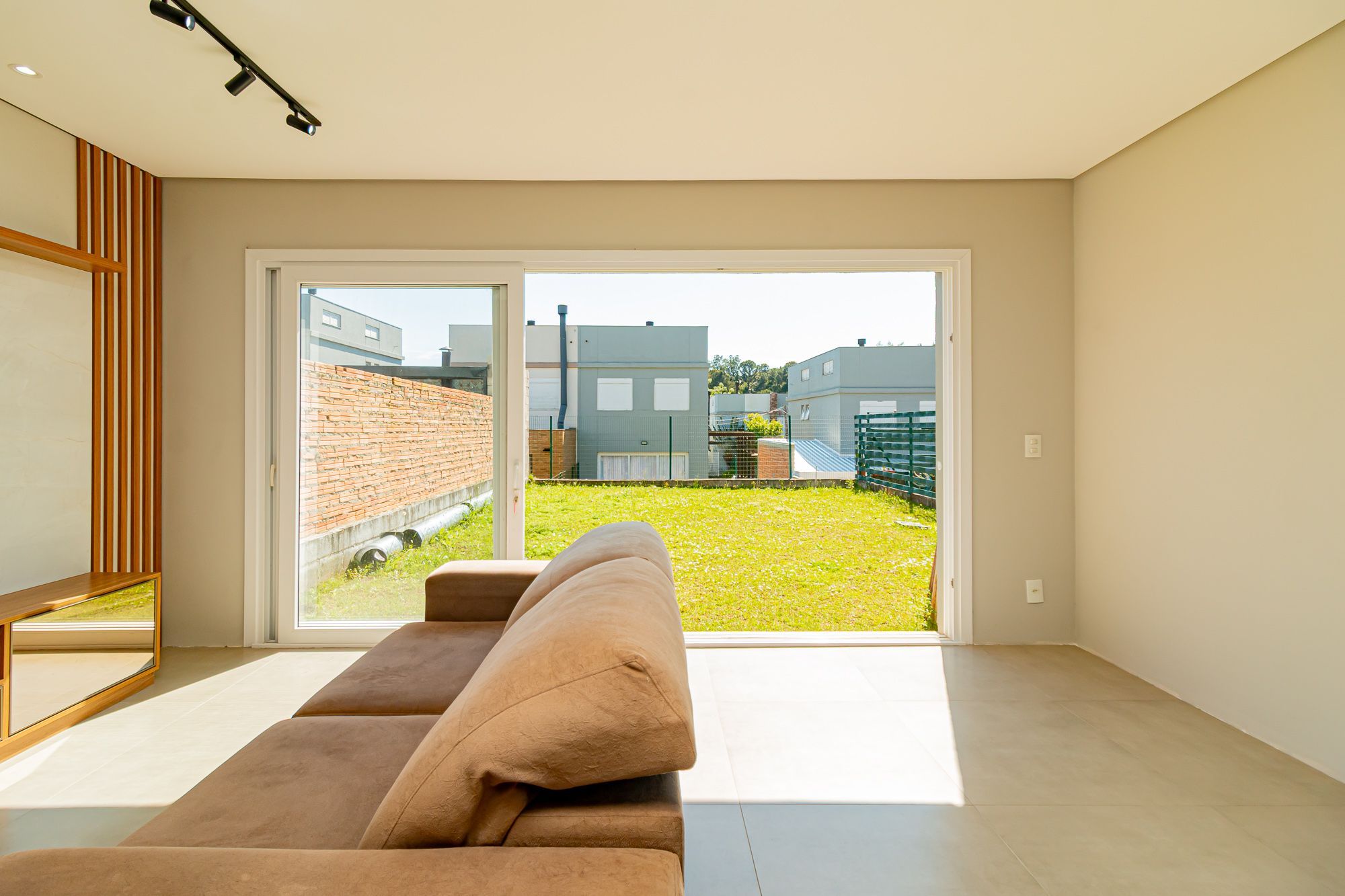 Casa à venda com 3 quartos, 99m² - Foto 4