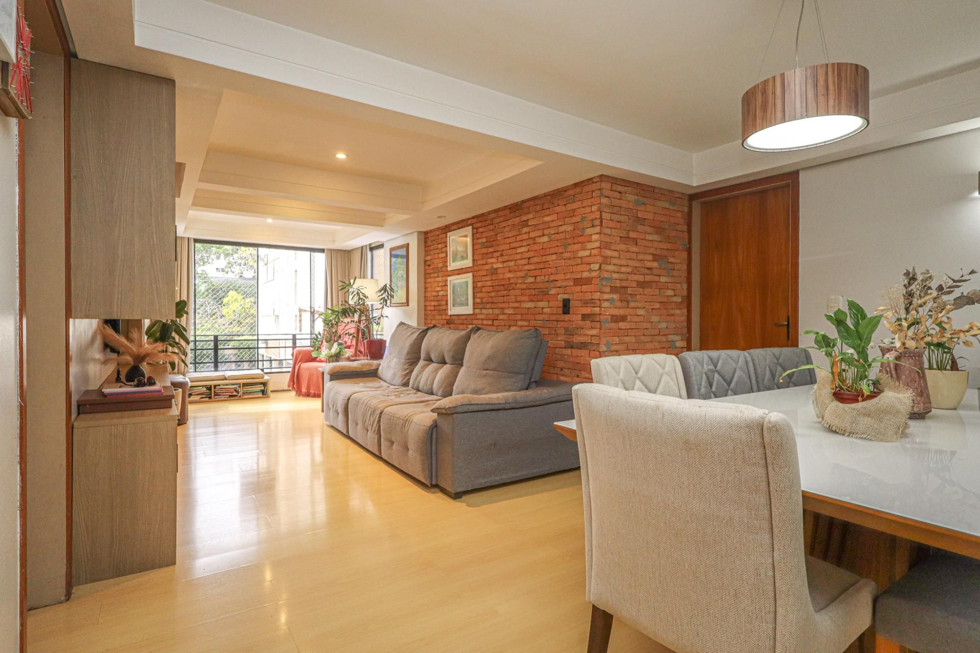 Apartamento à venda com 119m², 3 quartos, 1 suíte, 2 vagas no bairro Petrópolis em Porto Alegre