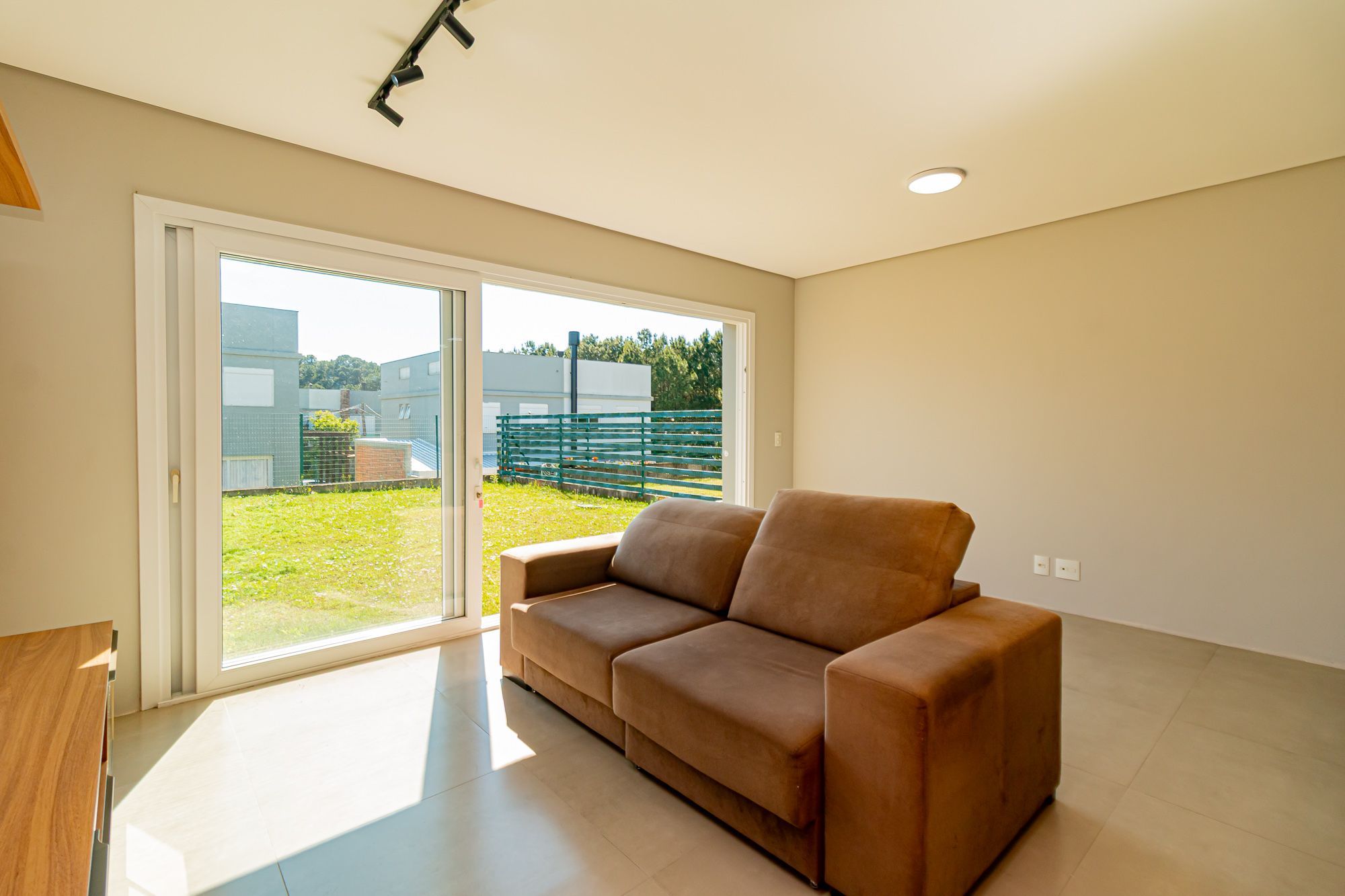 Casa à venda com 3 quartos, 99m² - Foto 7