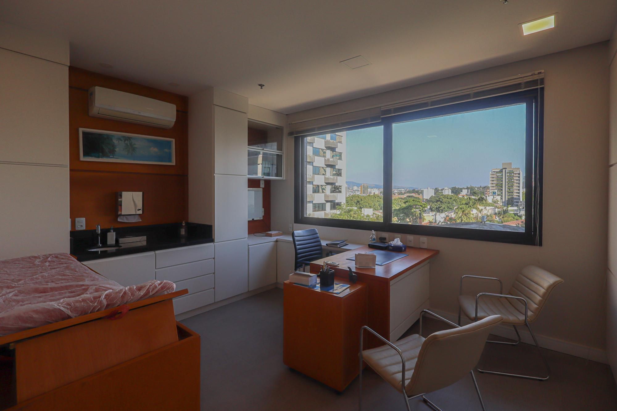 Sala Comercial com 42m², 1 dormitório no bairro Boa Vista em Porto Alegre para Comprar