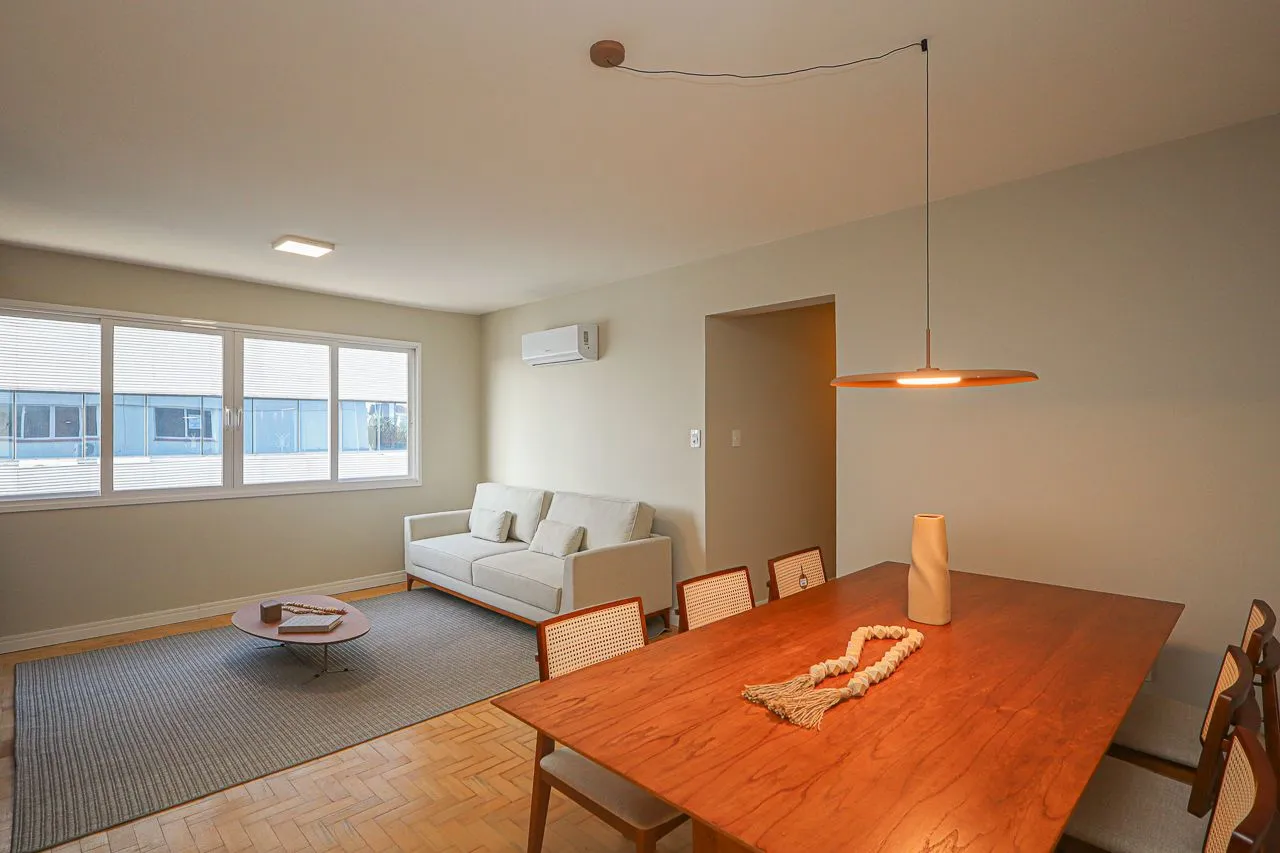 Apartamento com 108m², 3 dormitórios no bairro Três Figueiras em Porto Alegre para Comprar