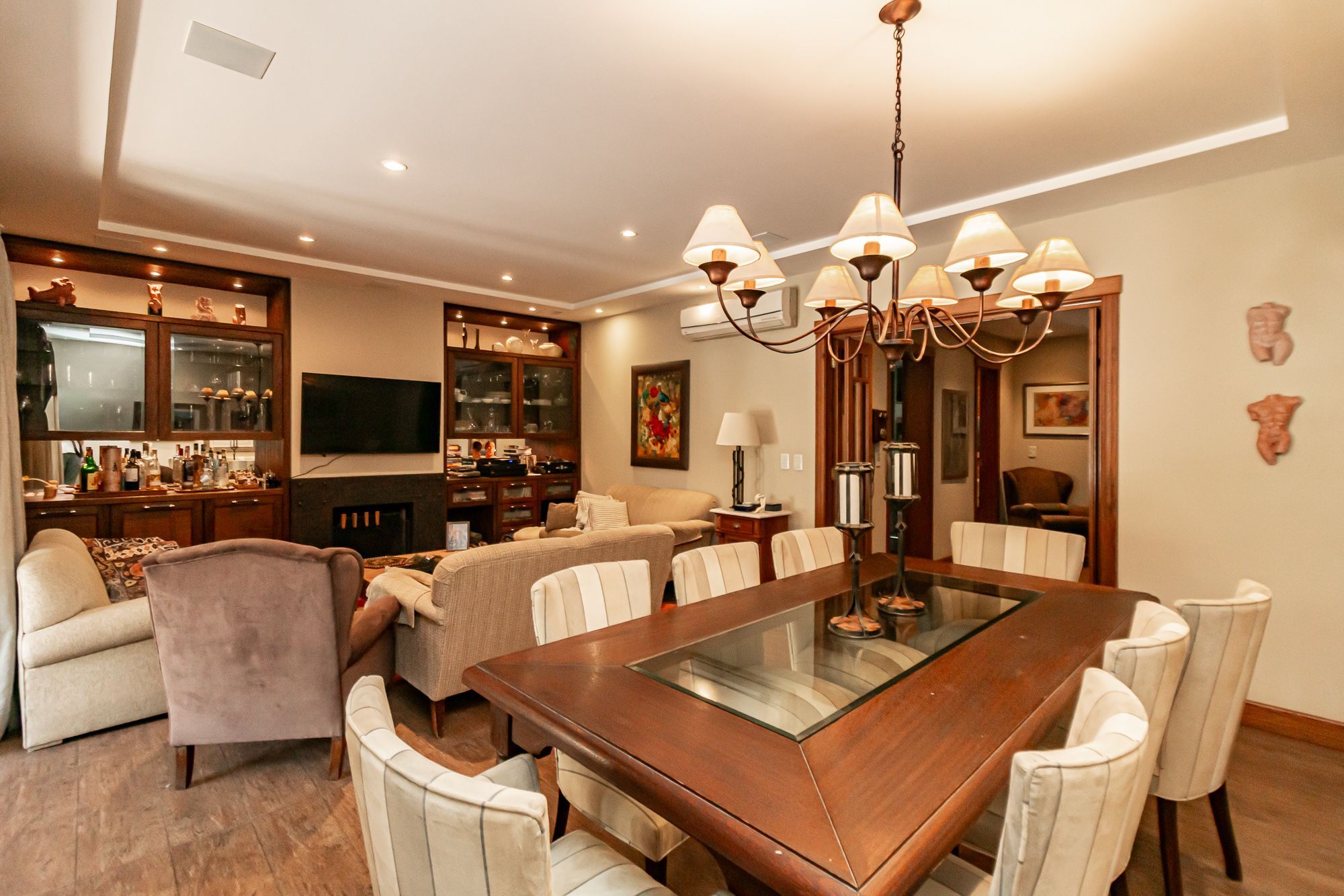 Casa de Condomínio à venda com 3 quartos, 314m² - Foto 2
