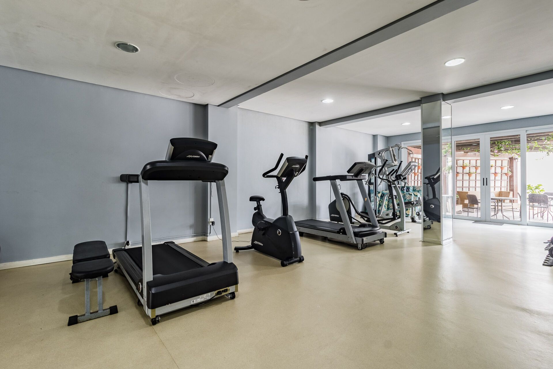 Apartamento à venda com 2 quartos, 72m² - Foto 30