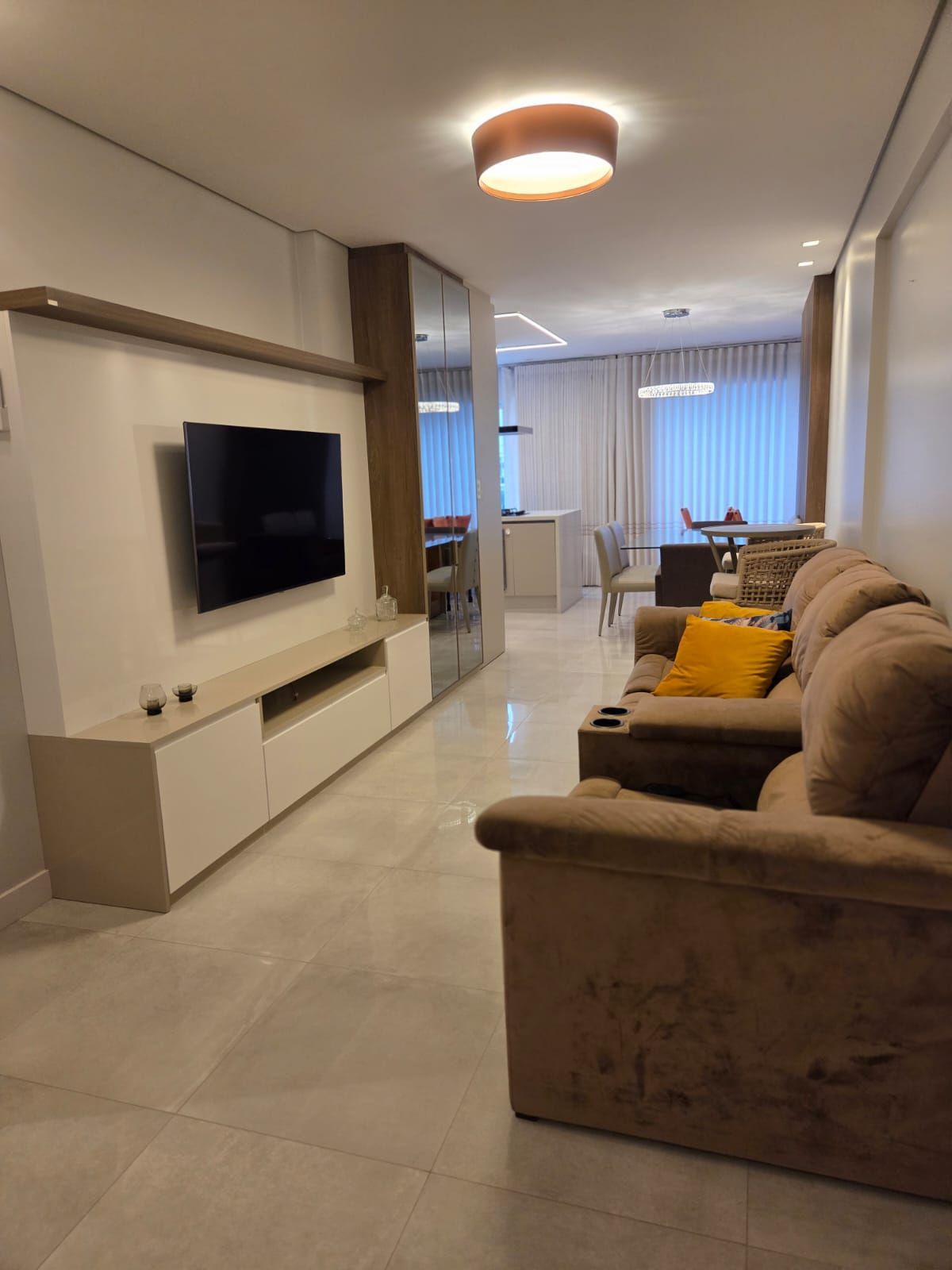 Apartamento com 3 Dormitórios à venda, 185 m² por R$ 2.100.000,00 Apartamento com 3 Dormitórios à venda, 185 m² por R$ 2.100.000,00