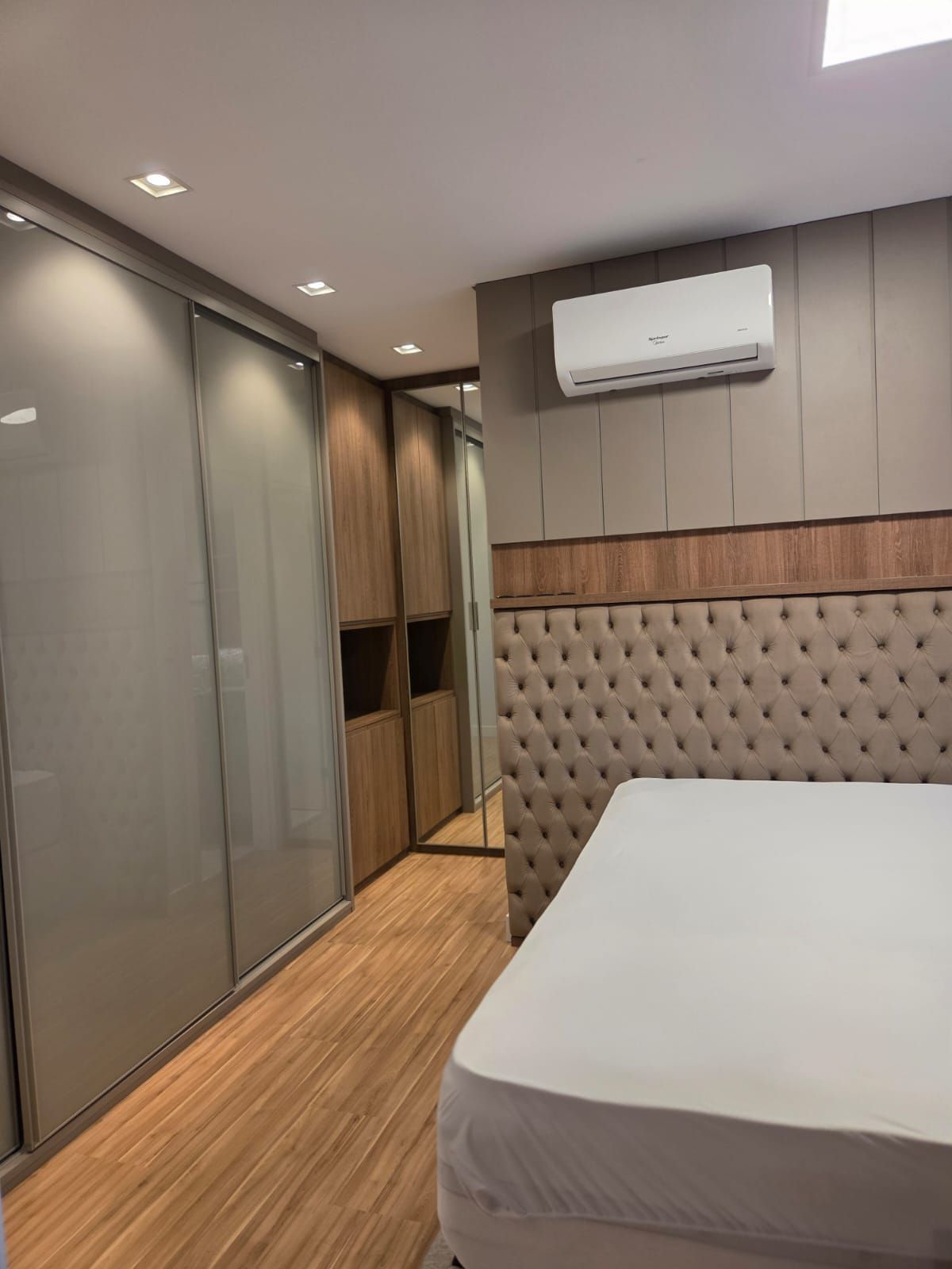 Apartamento com 3 Dormitórios à venda, 185 m² por R$ 2.100.000,00 Apartamento com 3 Dormitórios à venda, 185 m² por R$ 2.100.000,00