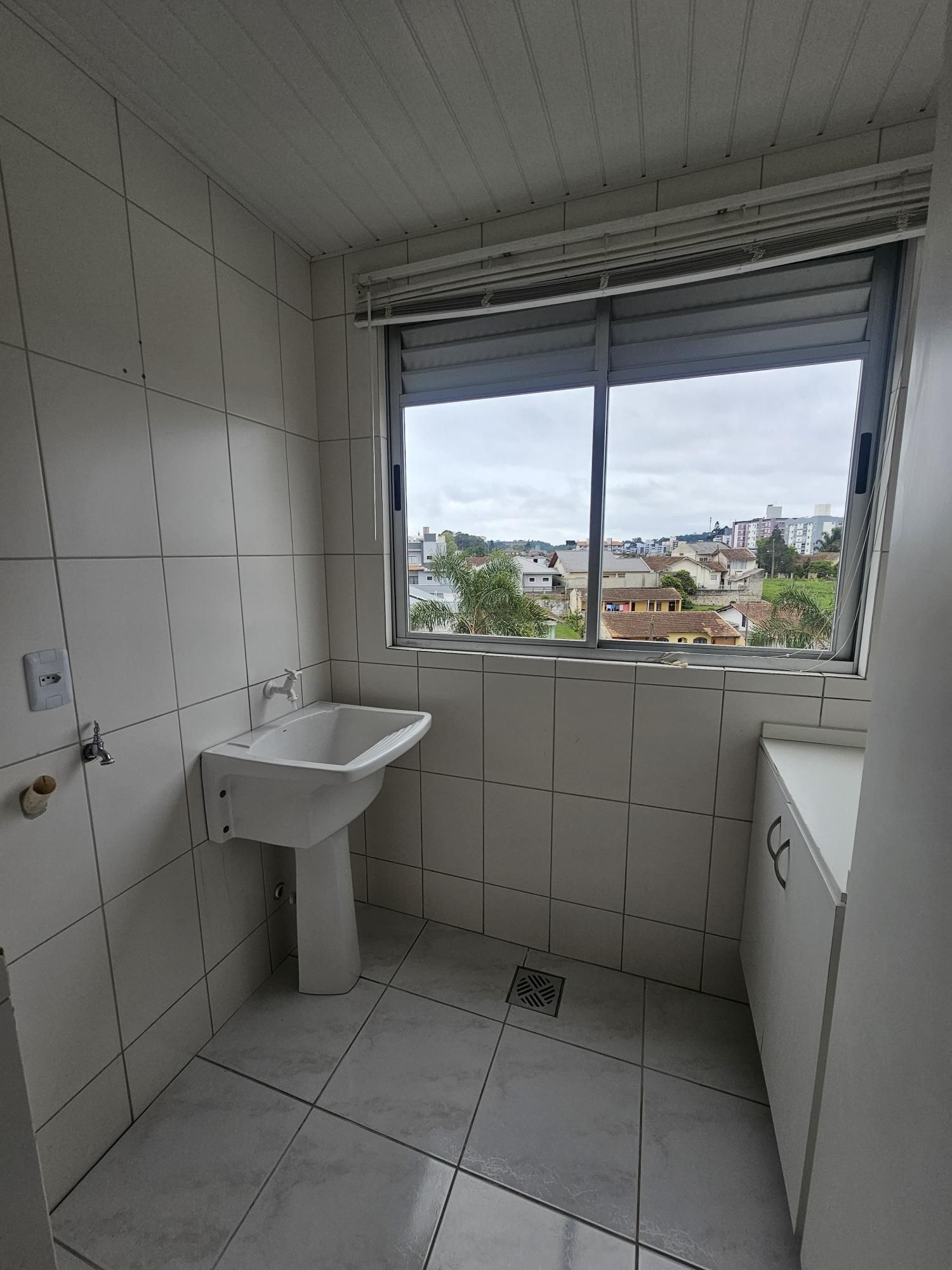 Apartamento com 2 Dormitórios para alugar, 1 m² por R$ 1.800,00 Apartamento com 2 Dormitórios para alugar, 1 m² por R$ 1.800,00