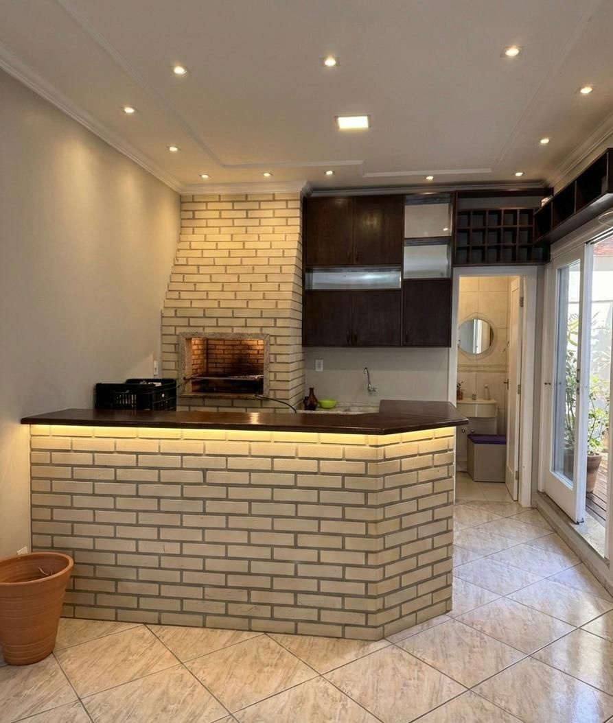 Casa com 3 Dormitórios à venda, 170 m² por R$ 950.000,00 Casa com 3 Dormitórios à venda, 170 m² por R$ 950.000,00