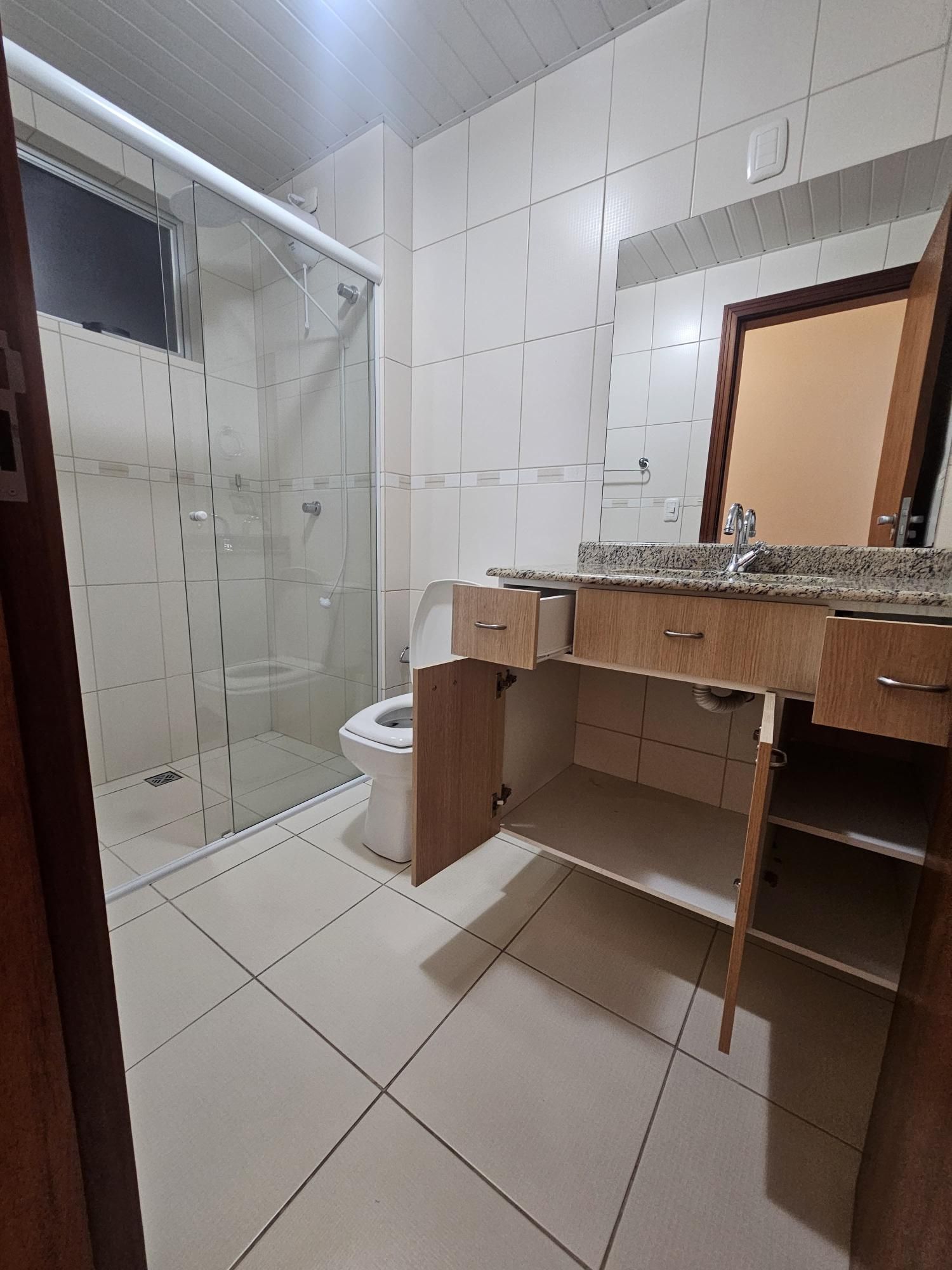 Apartamento com 2 Dormitórios para alugar, 1 m² por R$ 1.800,00 Apartamento com 2 Dormitórios para alugar, 1 m² por R$ 1.800,00