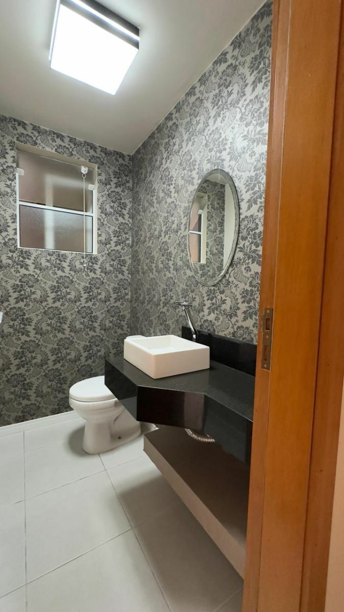 Sobrado com 3 Dormitórios à venda, 129 m² por R$ 720.000,00 Sobrado com 3 Dormitórios à venda, 129 m² por R$ 720.000,00