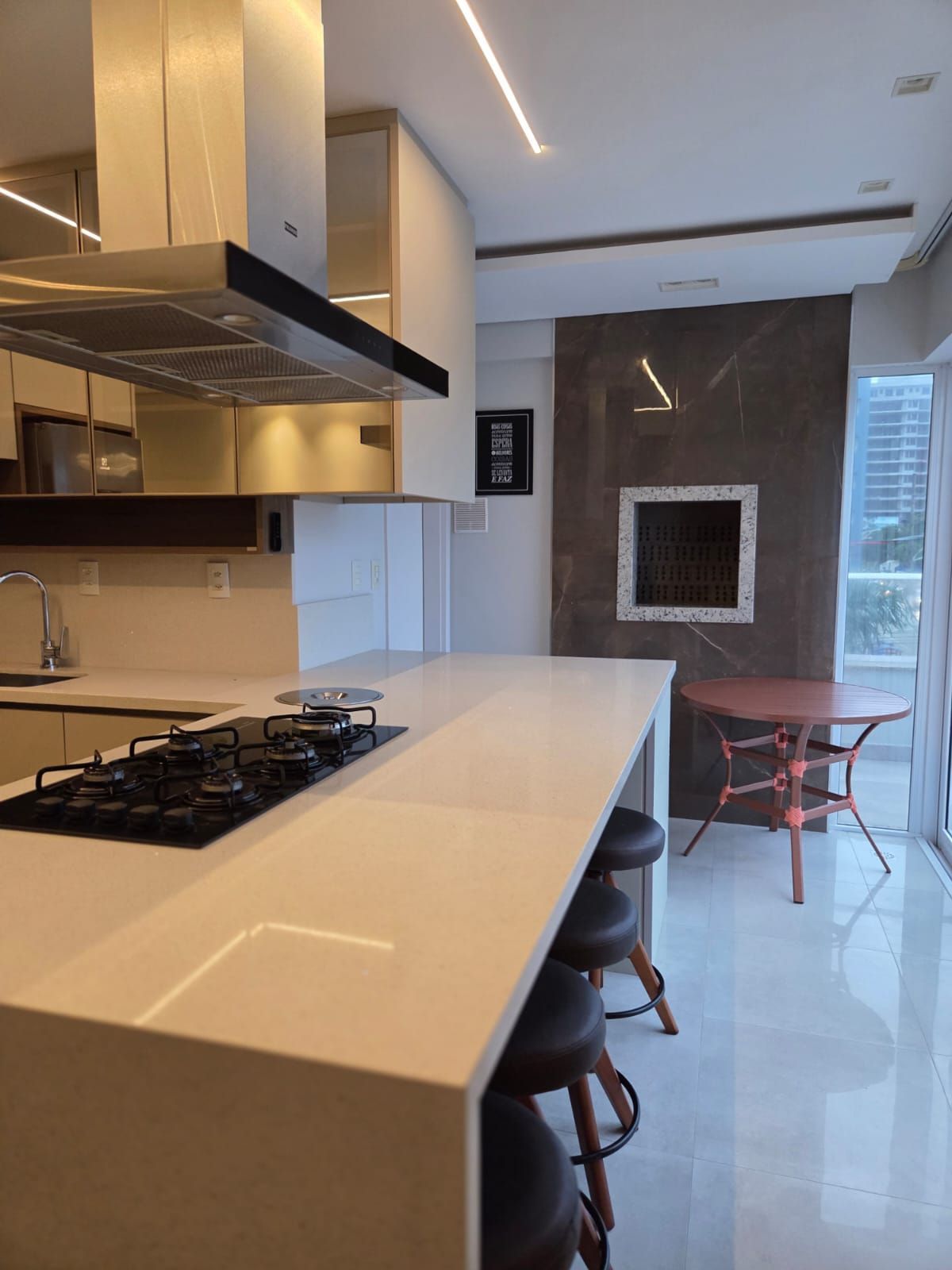 Apartamento com 3 Dormitórios à venda, 185 m² por R$ 2.100.000,00 Apartamento com 3 Dormitórios à venda, 185 m² por R$ 2.100.000,00