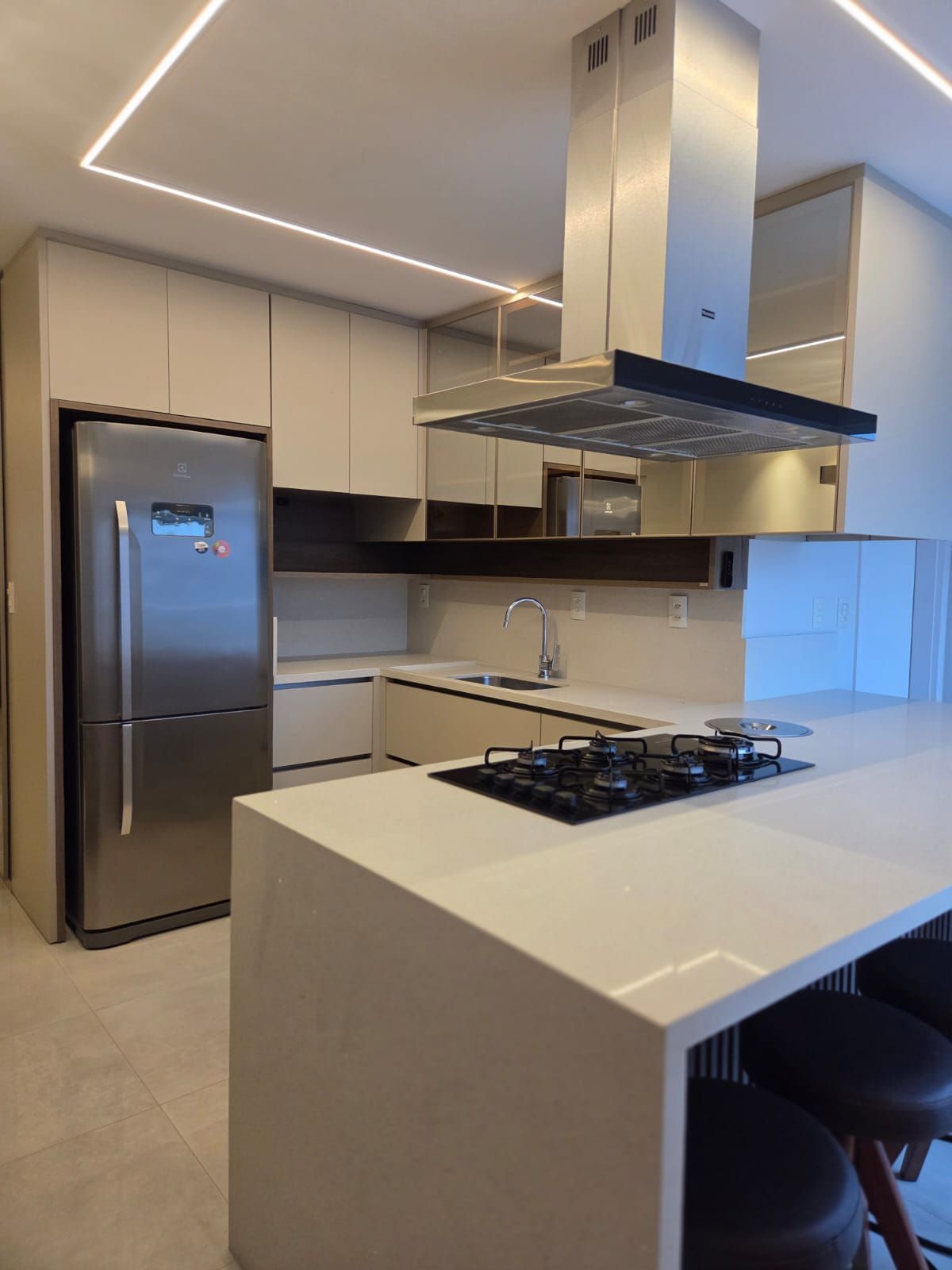 Apartamento com 3 Dormitórios à venda, 185 m² por R$ 2.100.000,00 Apartamento com 3 Dormitórios à venda, 185 m² por R$ 2.100.000,00